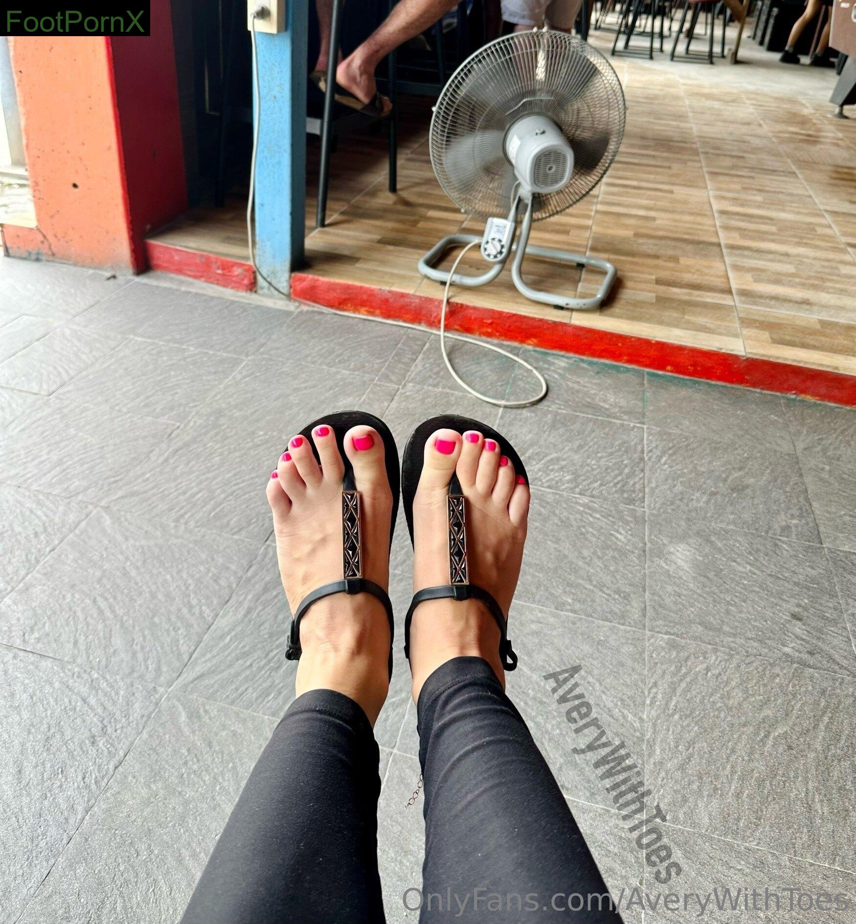 averywithtoes feet photo 8
