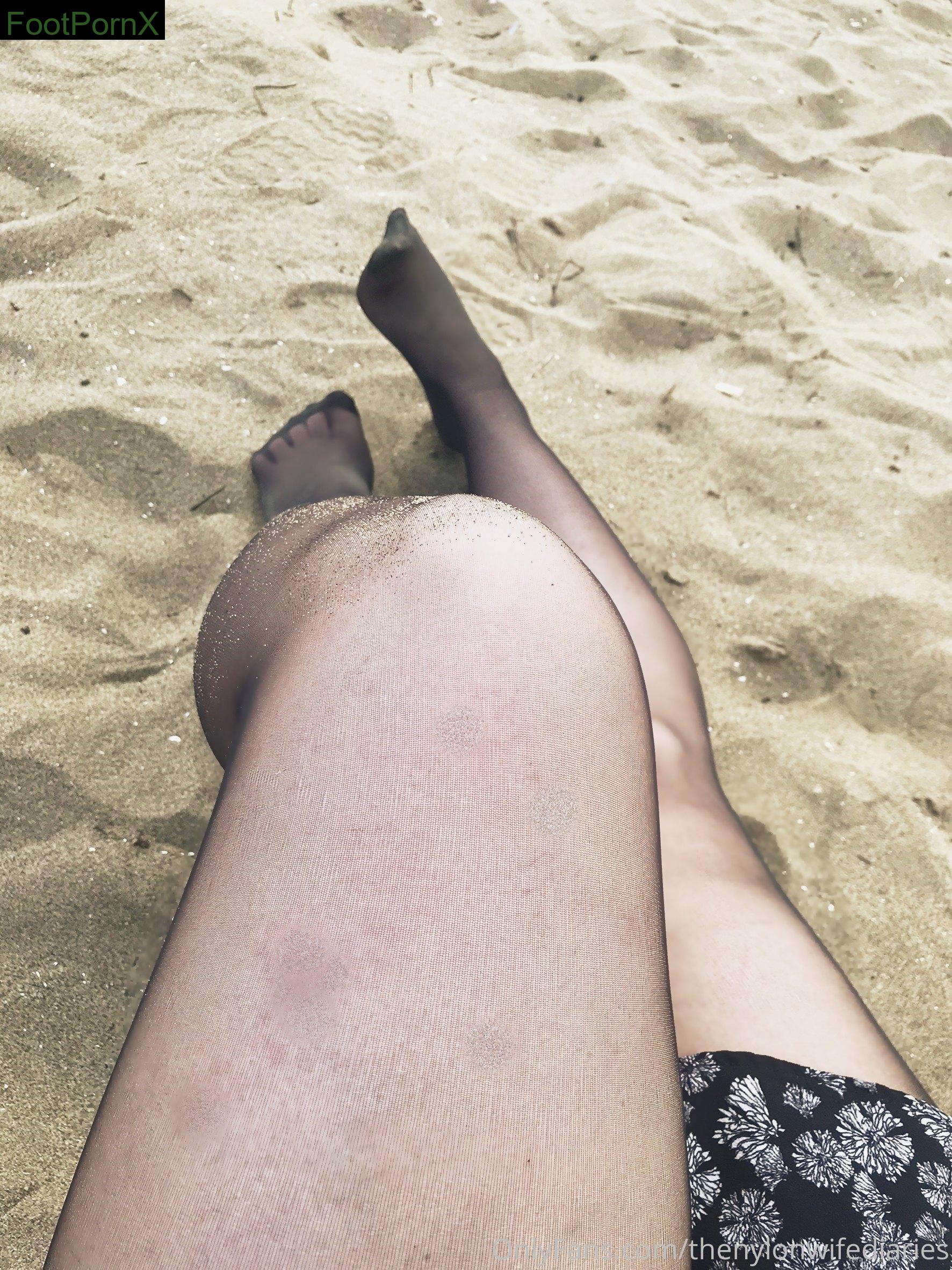 thenylonwifediaries feet photo 15