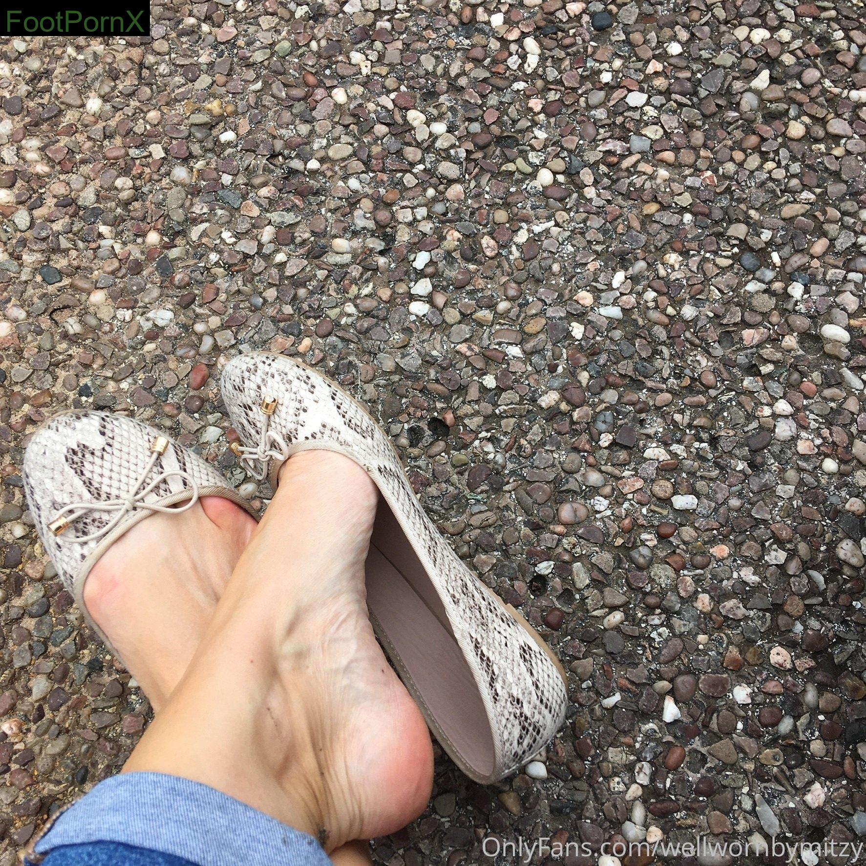 wellwornbymitzy feet photo 11