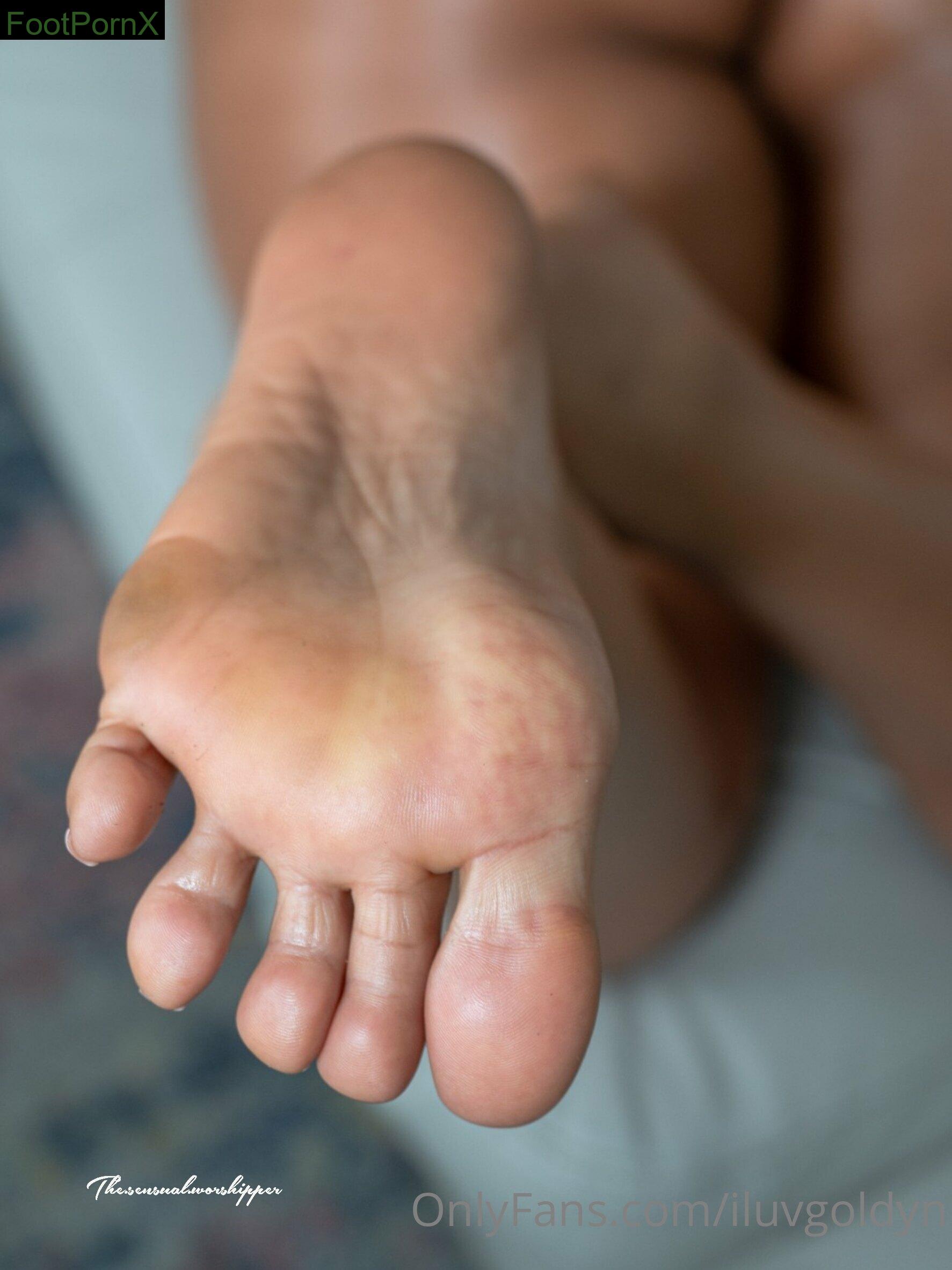 iluvgoldyn feet photo 12