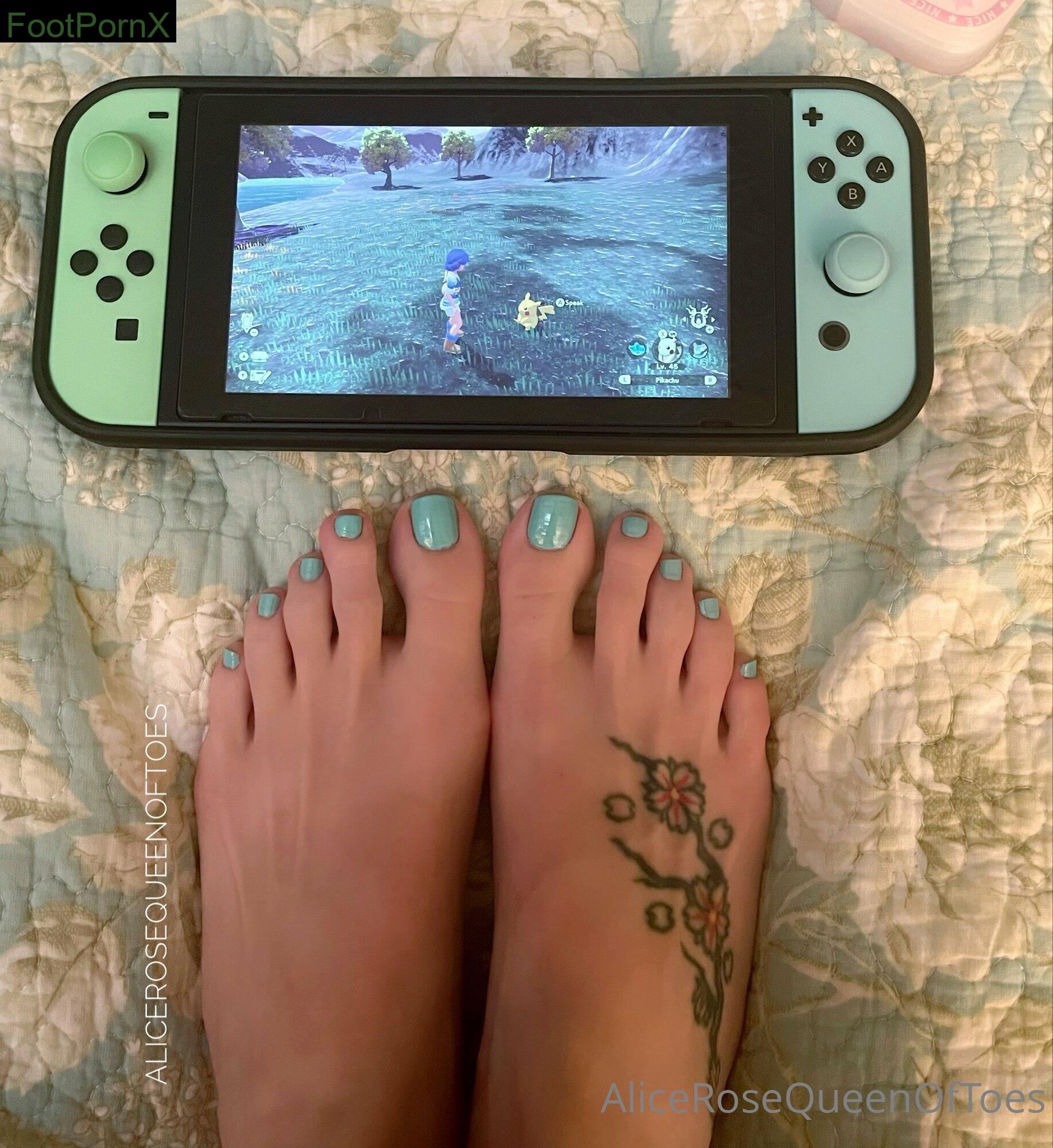 alicerosequeenoftoes feet photo 15