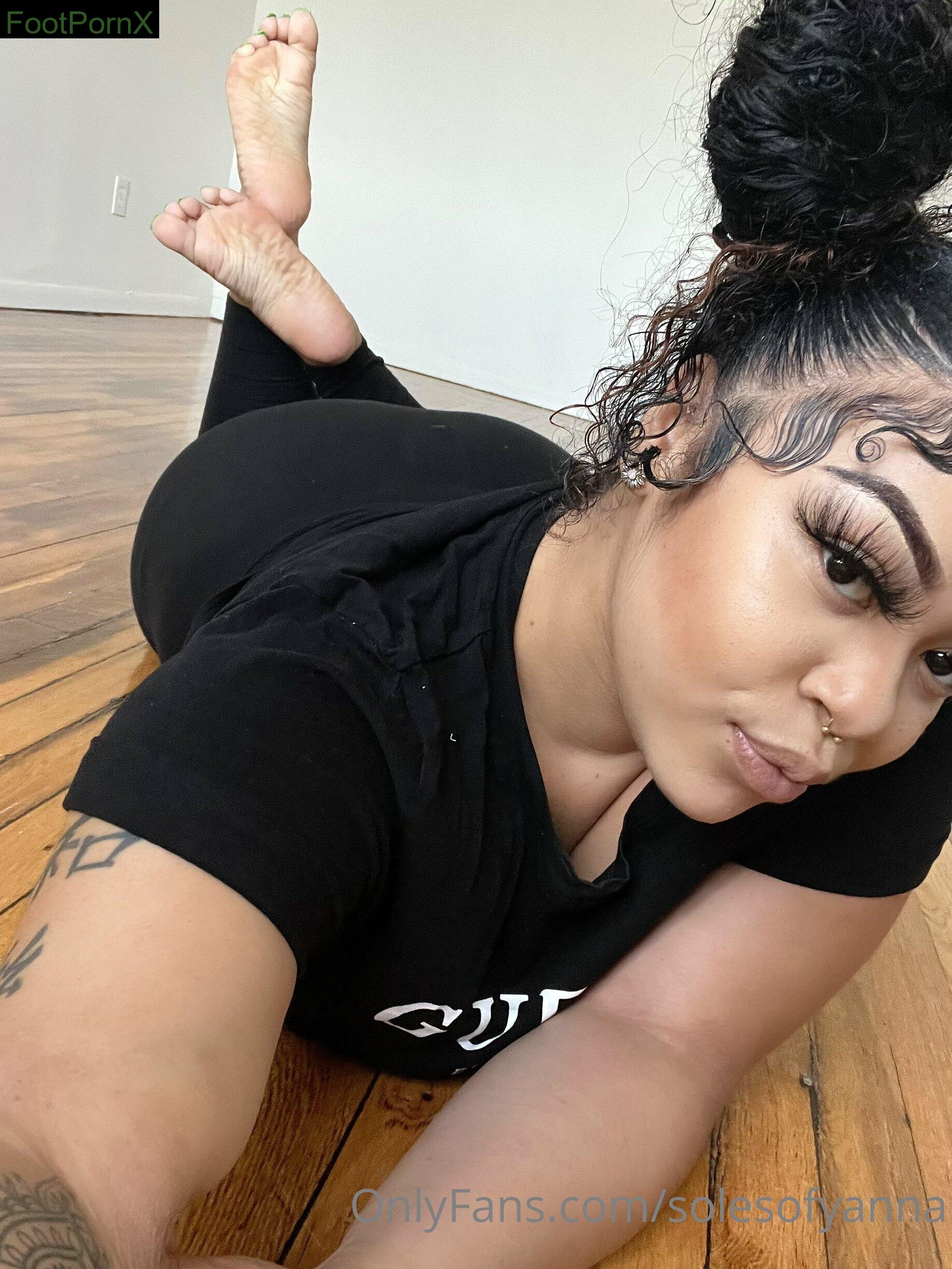 solesofyanna feet photo 4