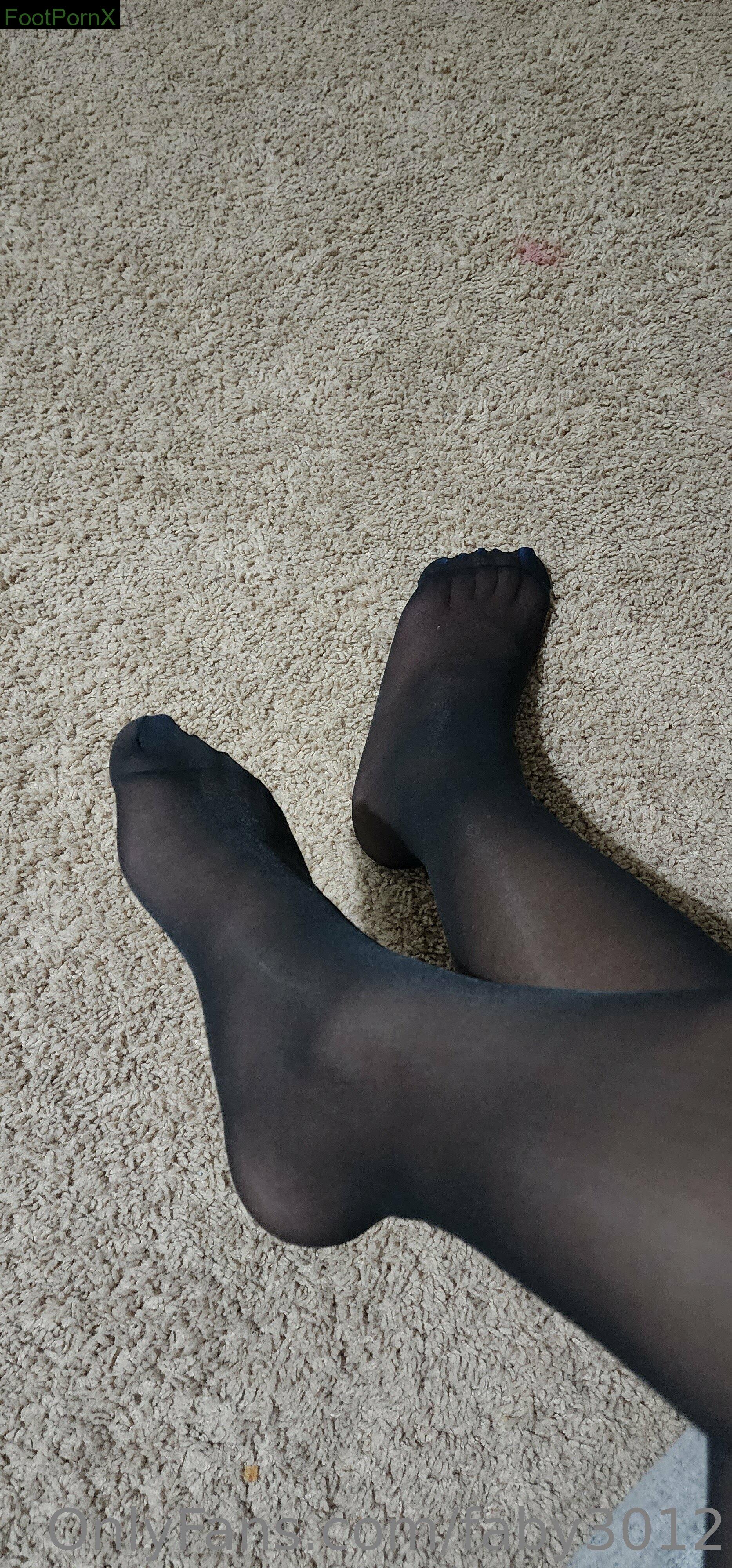 faby3012 feet photo 11