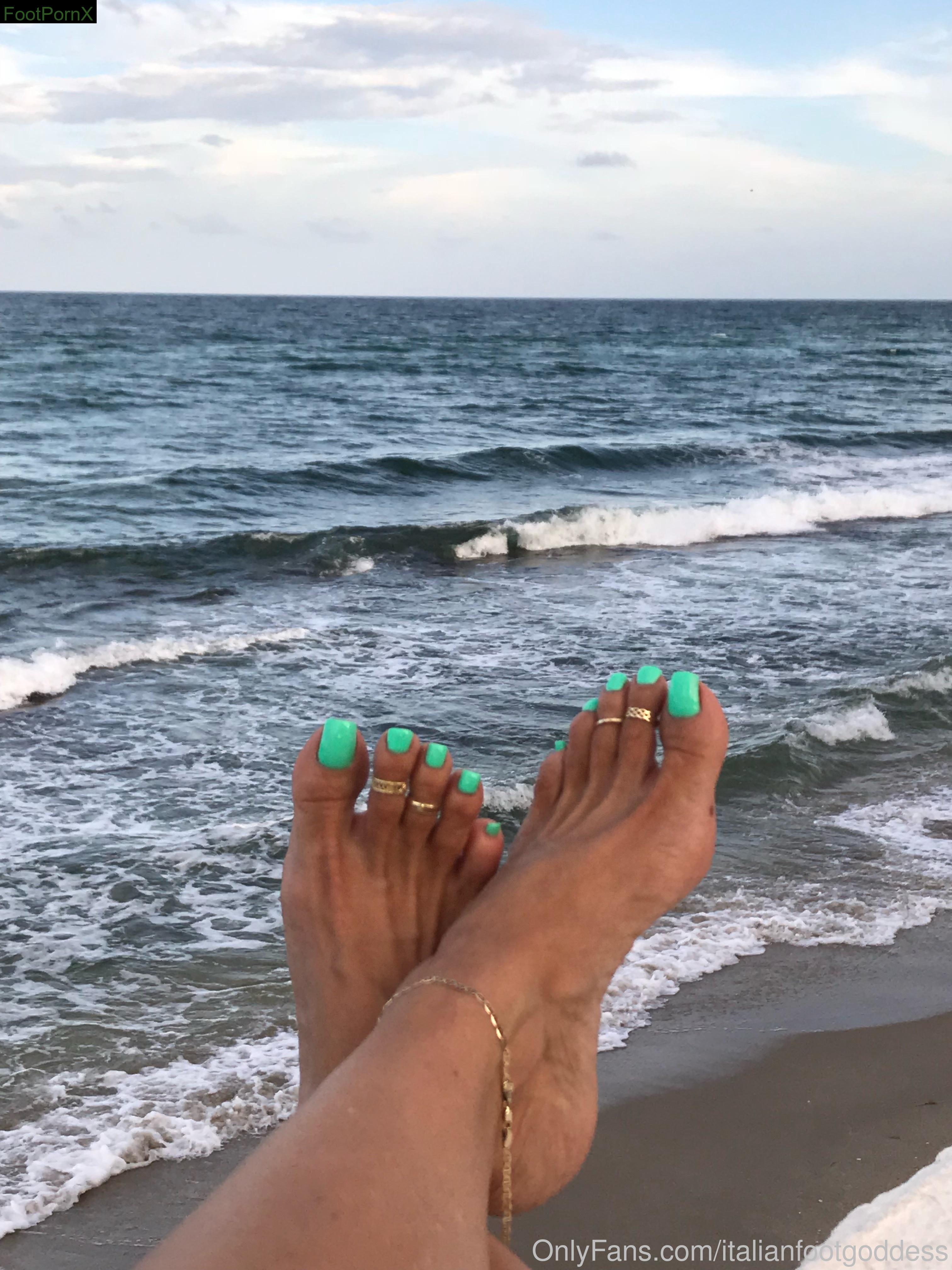 italianfootgoddess feet photo 14
