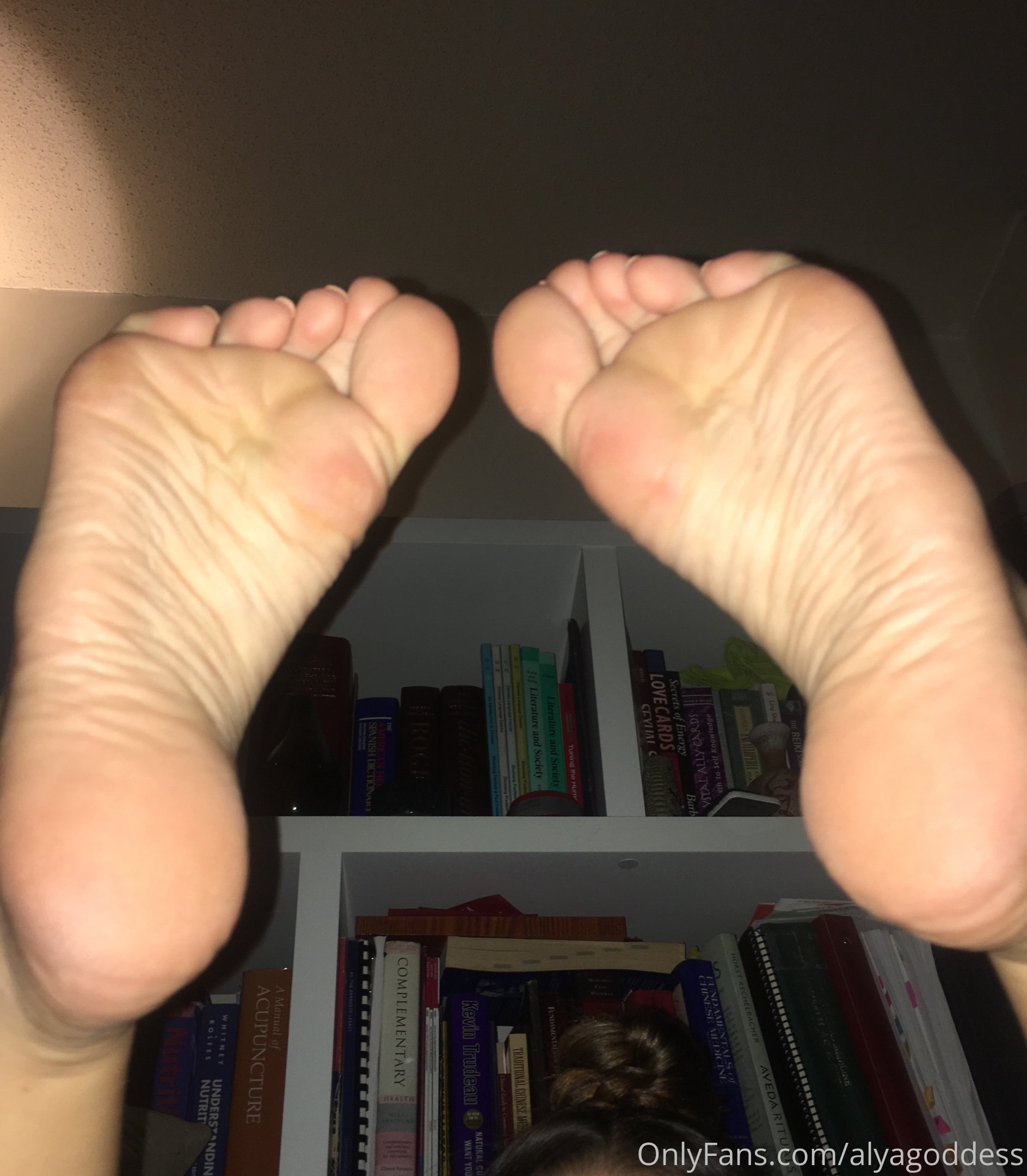alyagoddess feet photo 22