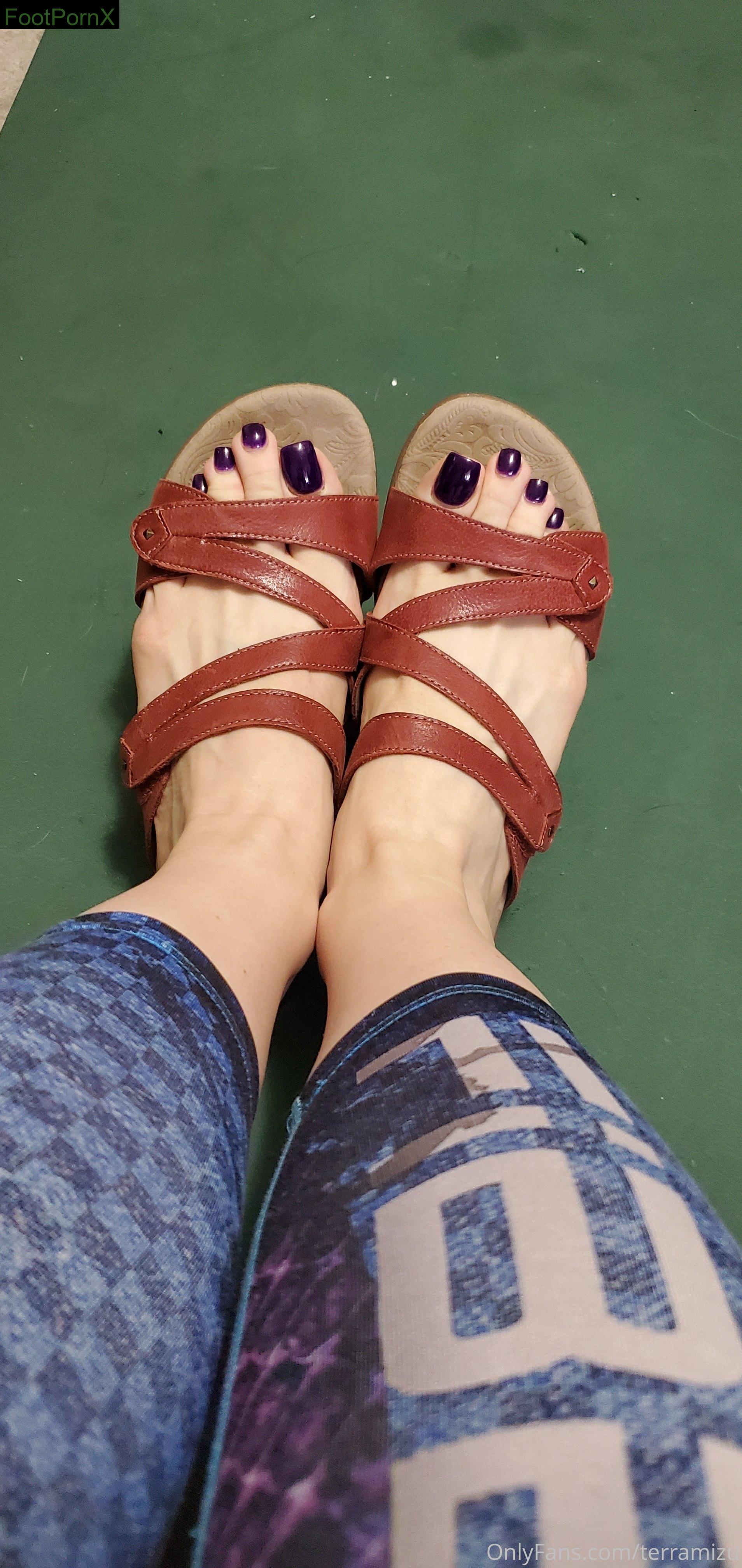terramizu feet photo 3