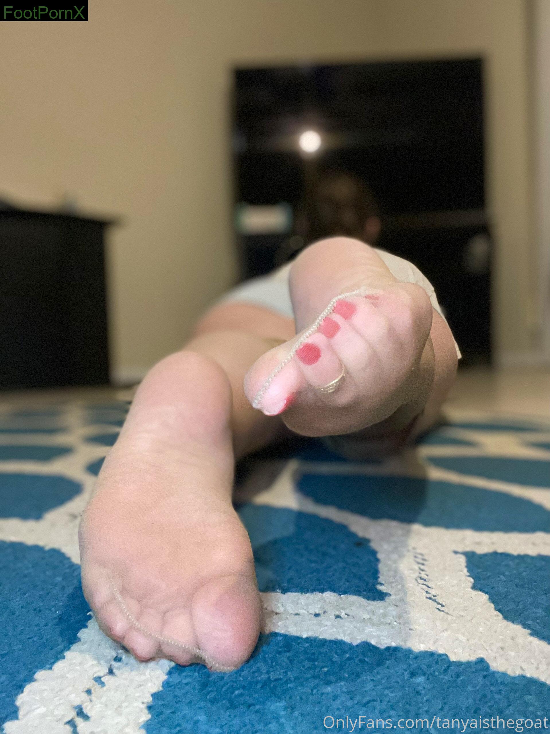 tanyaisthegoat feet photo 8
