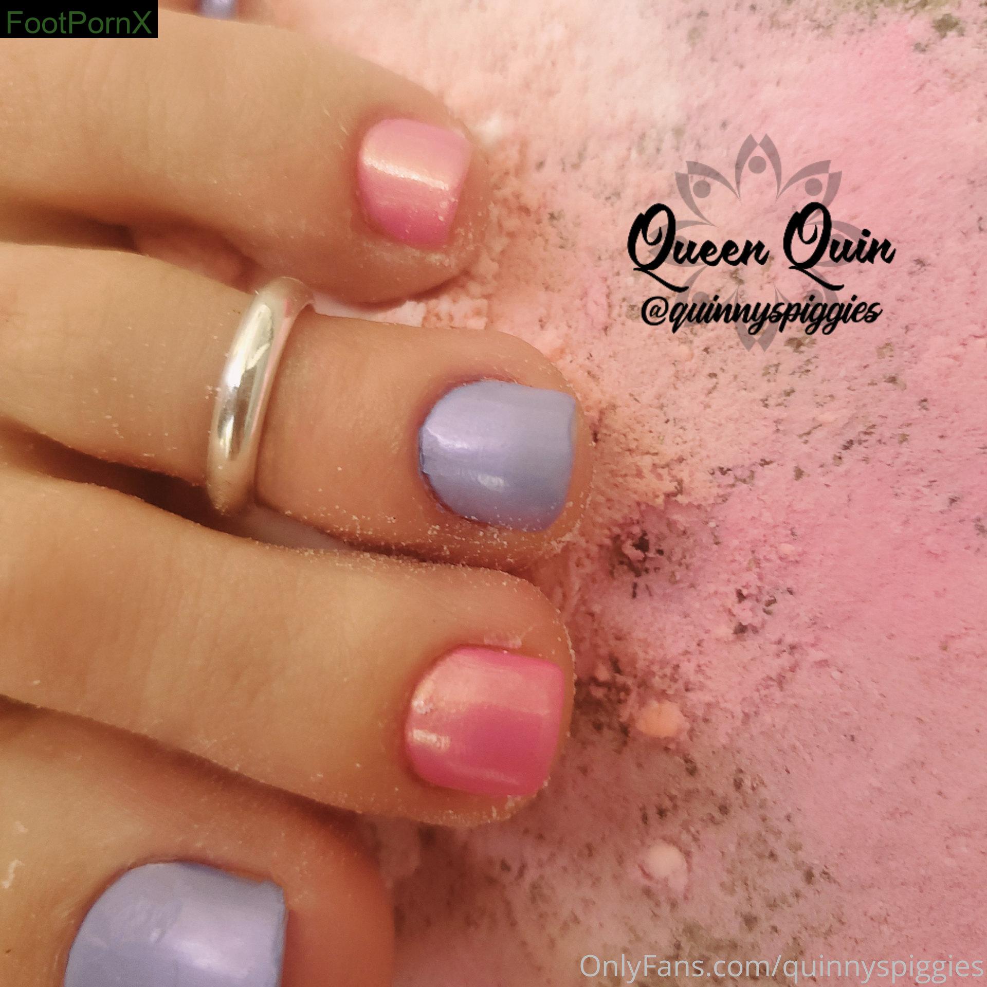 quinnyspiggies feet photo 3