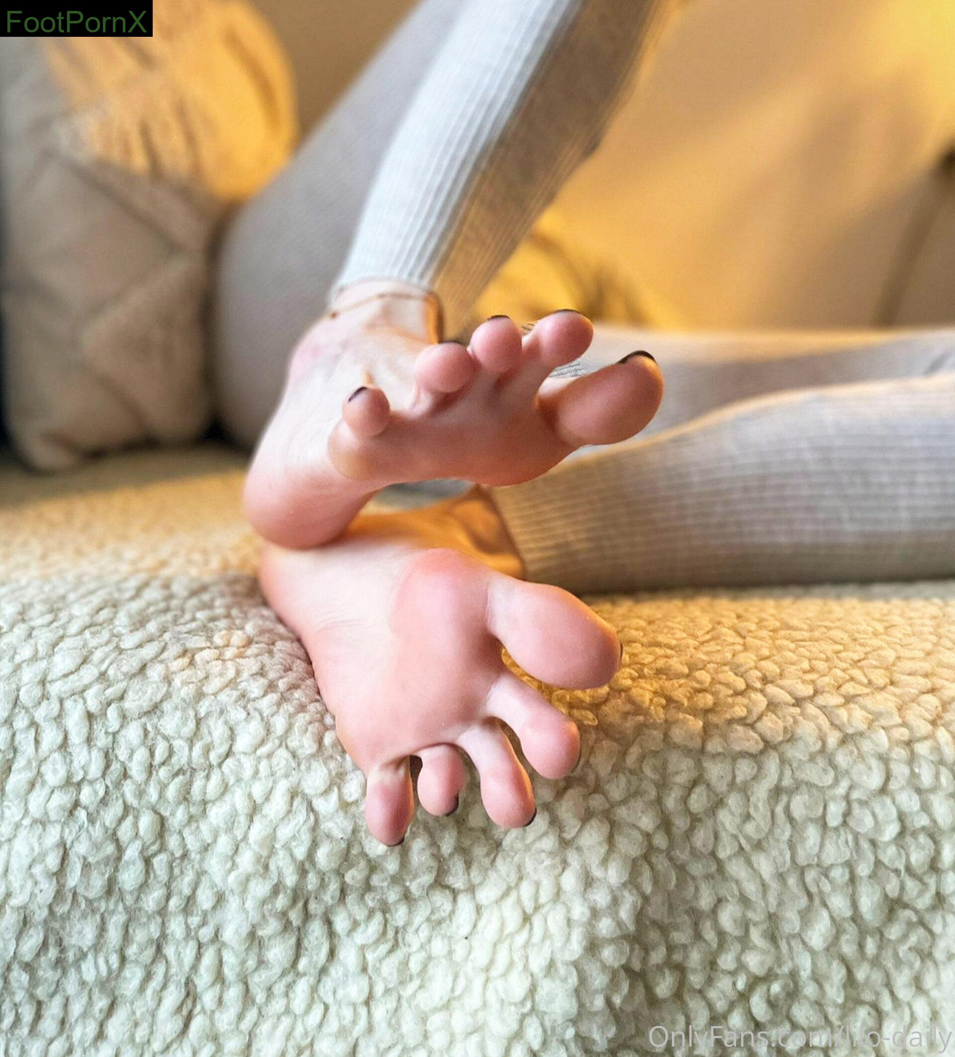 lilo-daily feet photo 17