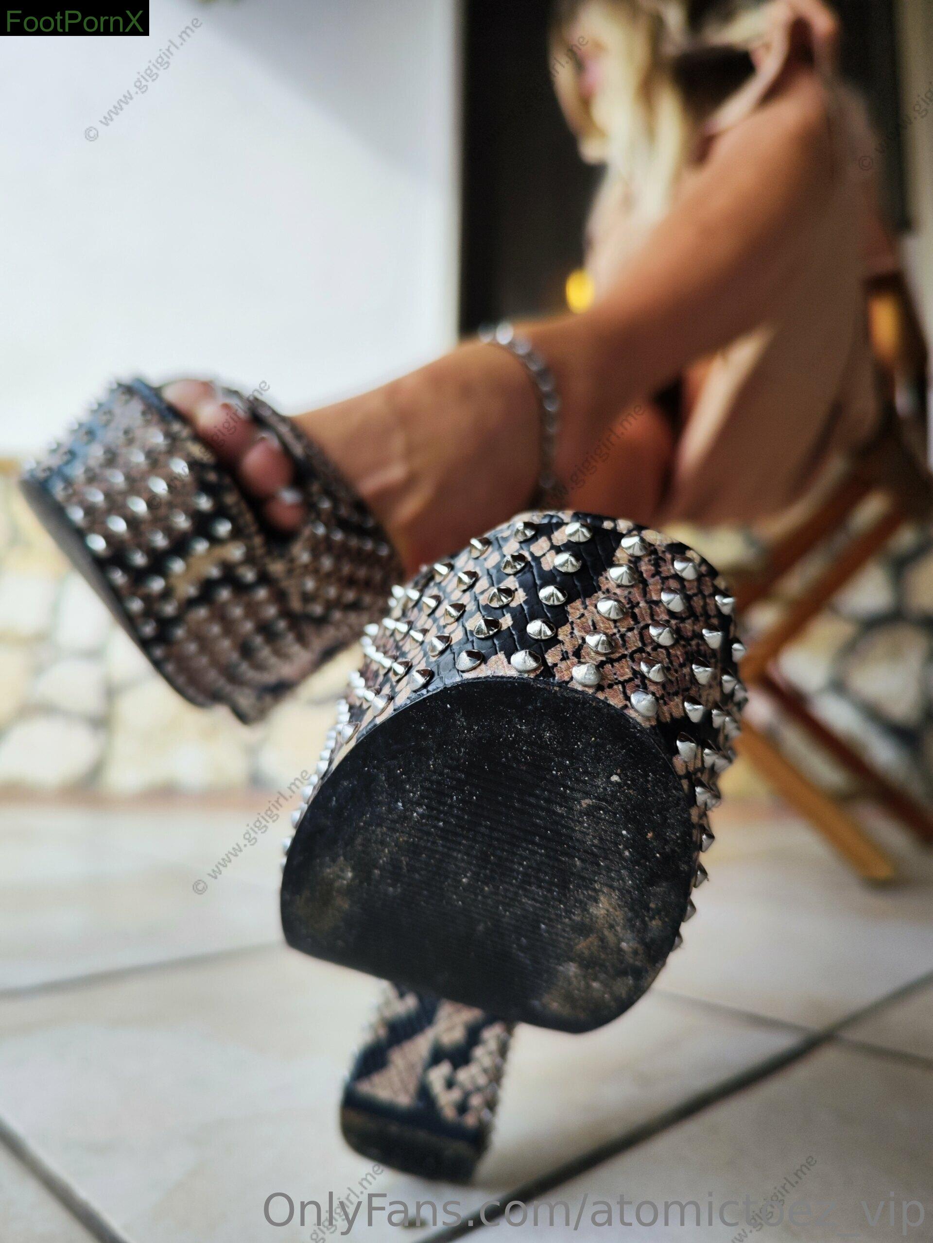 atomictoez_vip feet photo 1