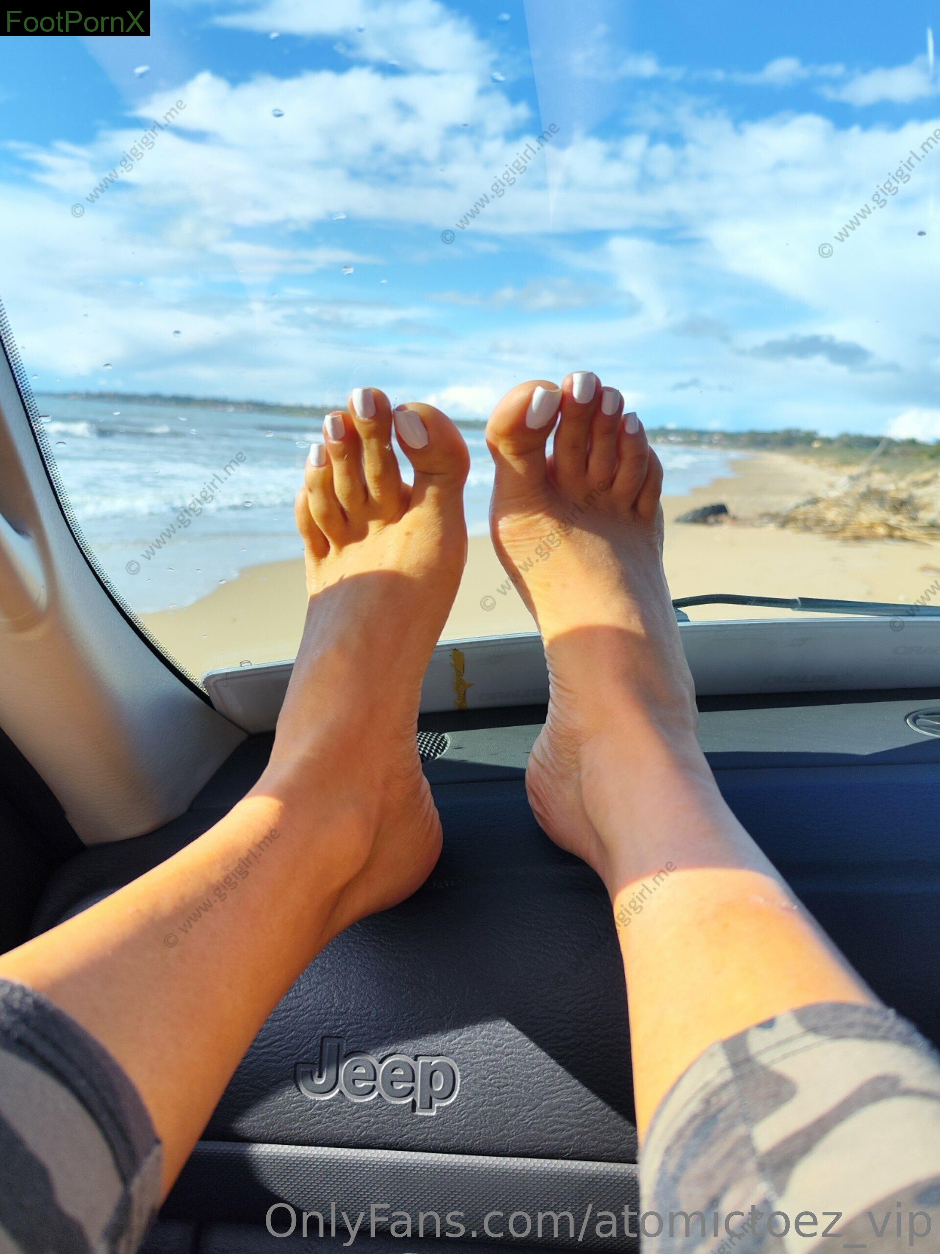 atomictoez_vip feet photo 6