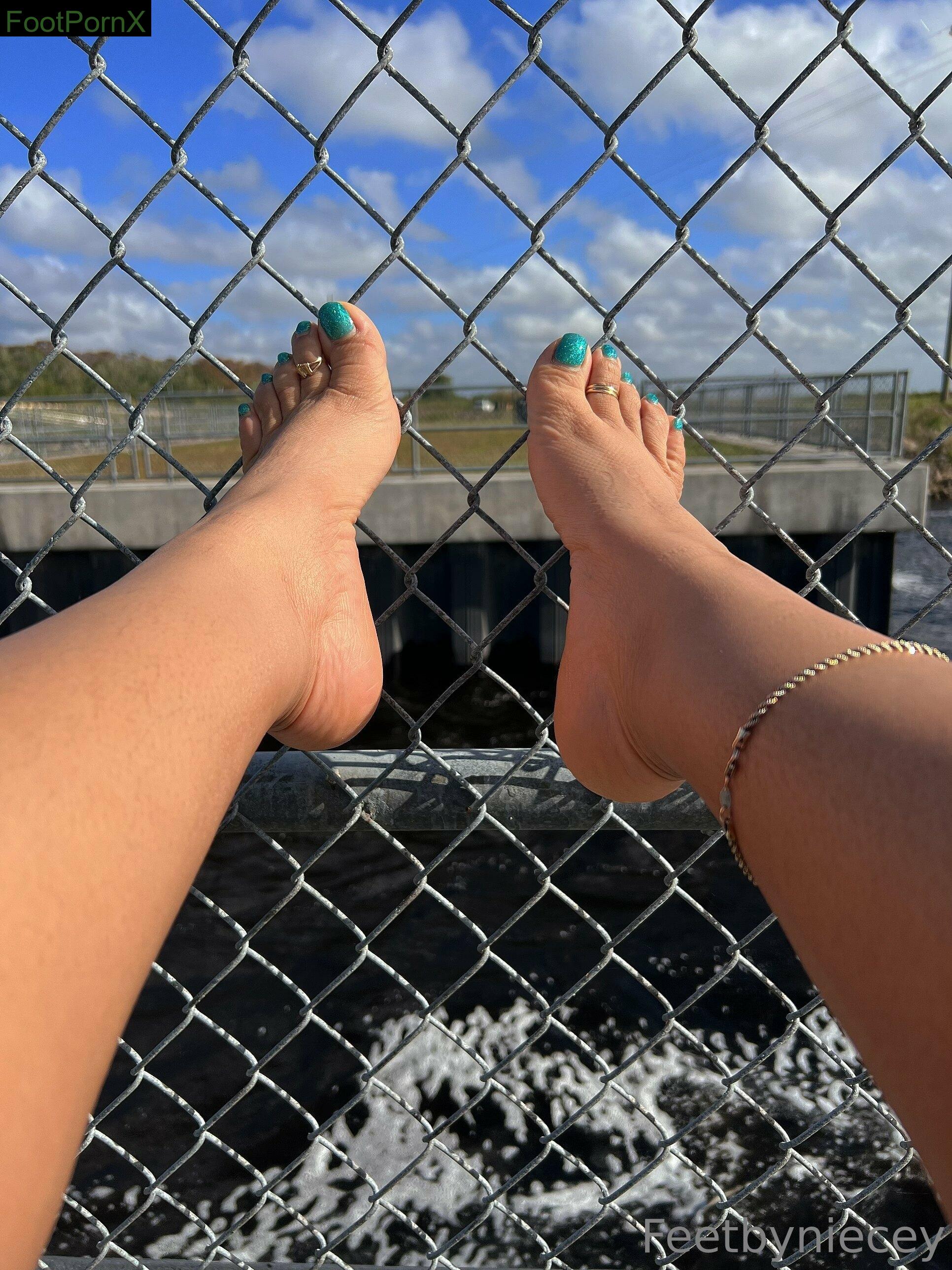 feetbynieceyy feet photo 20