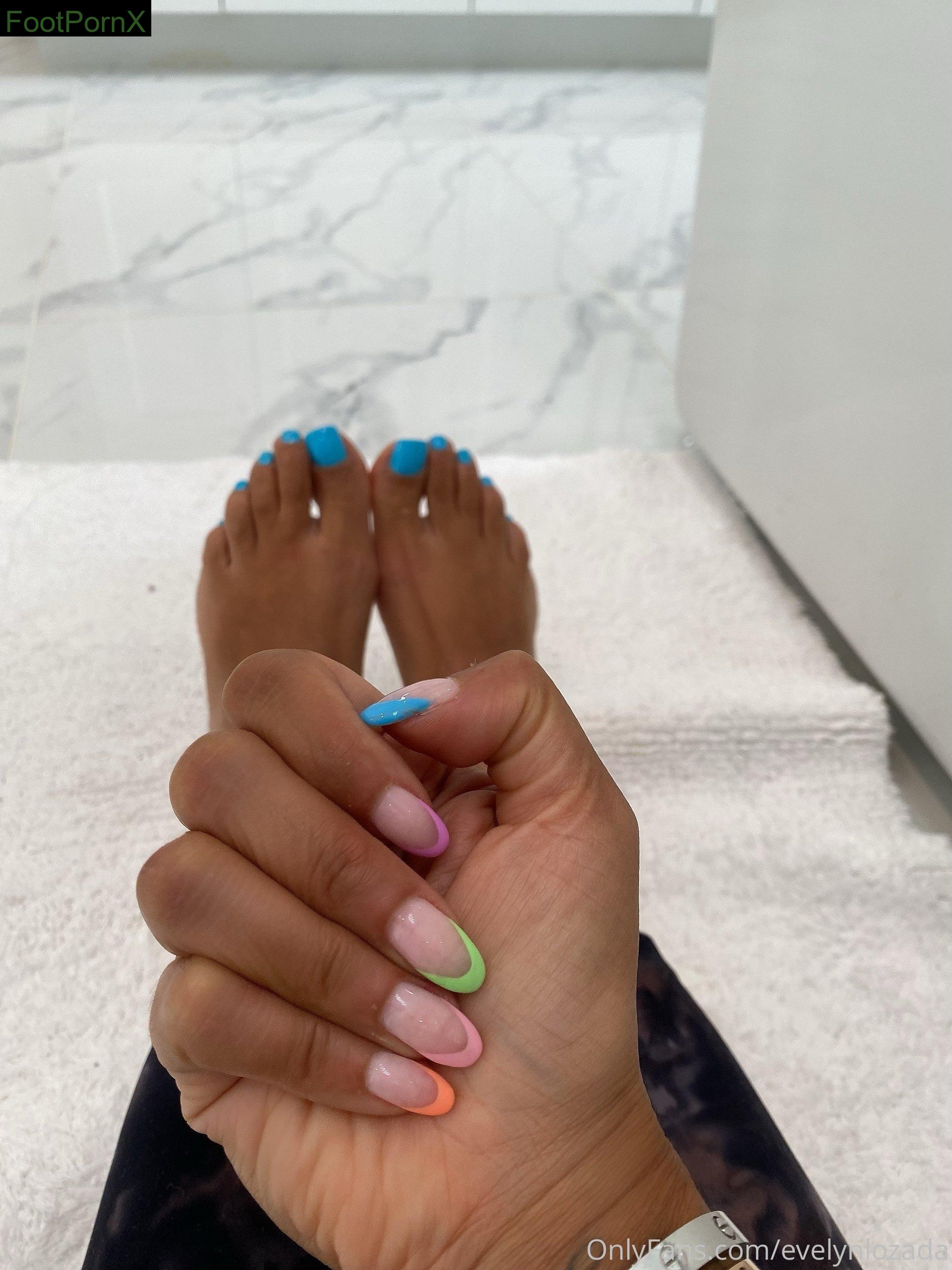 evelynlozada feet photo 1