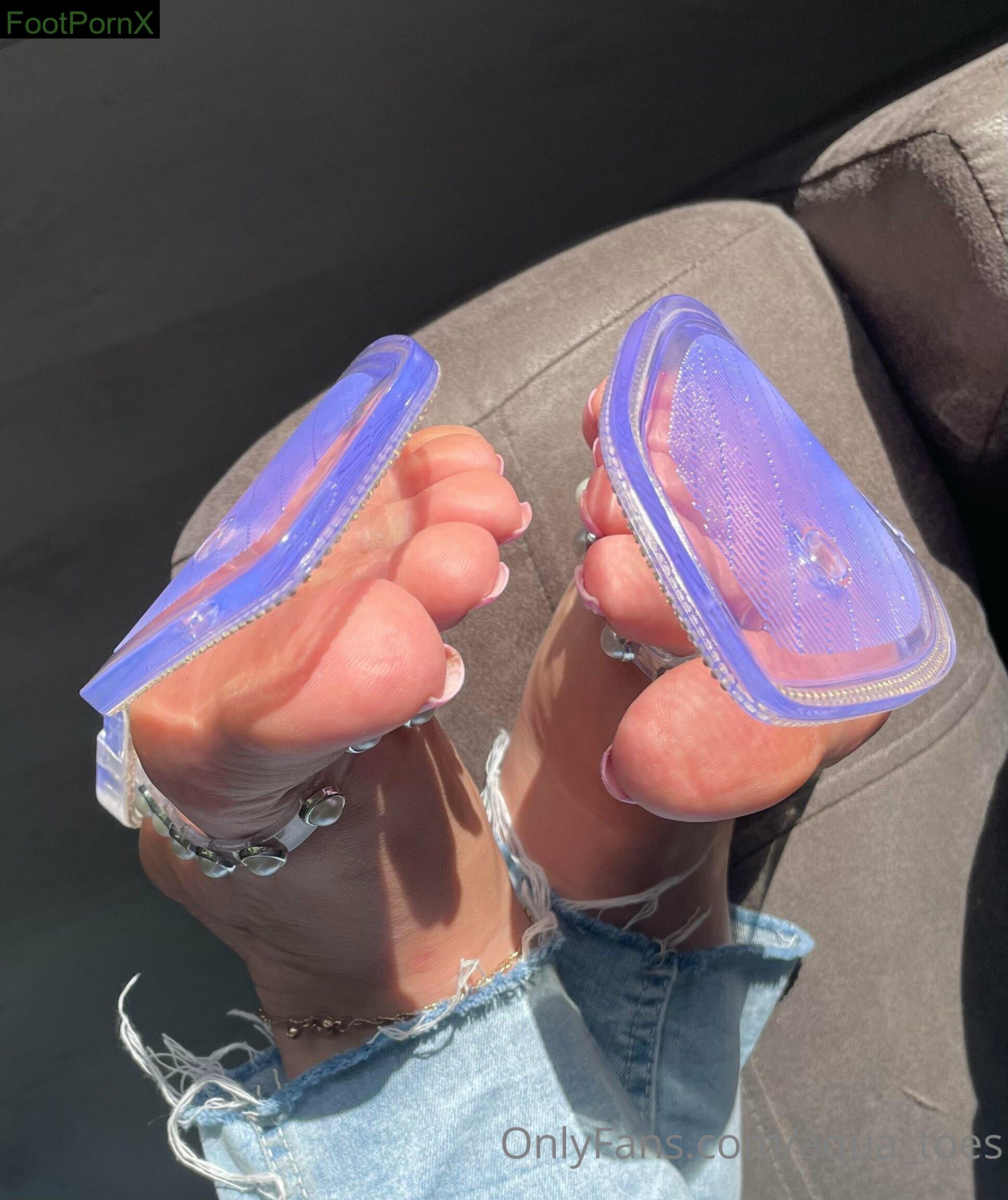aqua_toes feet photo 15