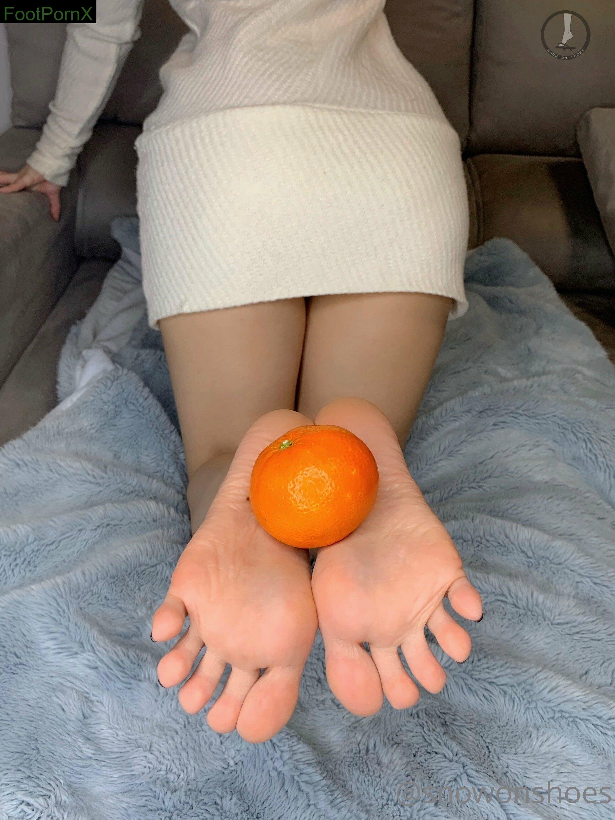 snowonshoes feet photo 15