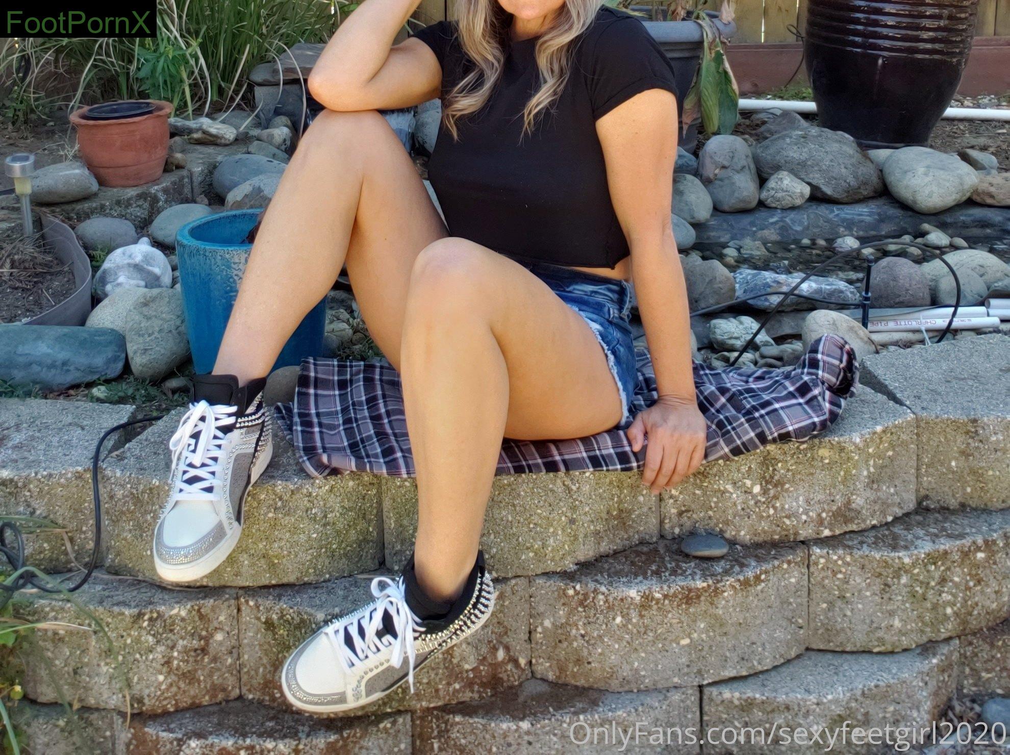 sexyfeetgirl2020 feet photo 24