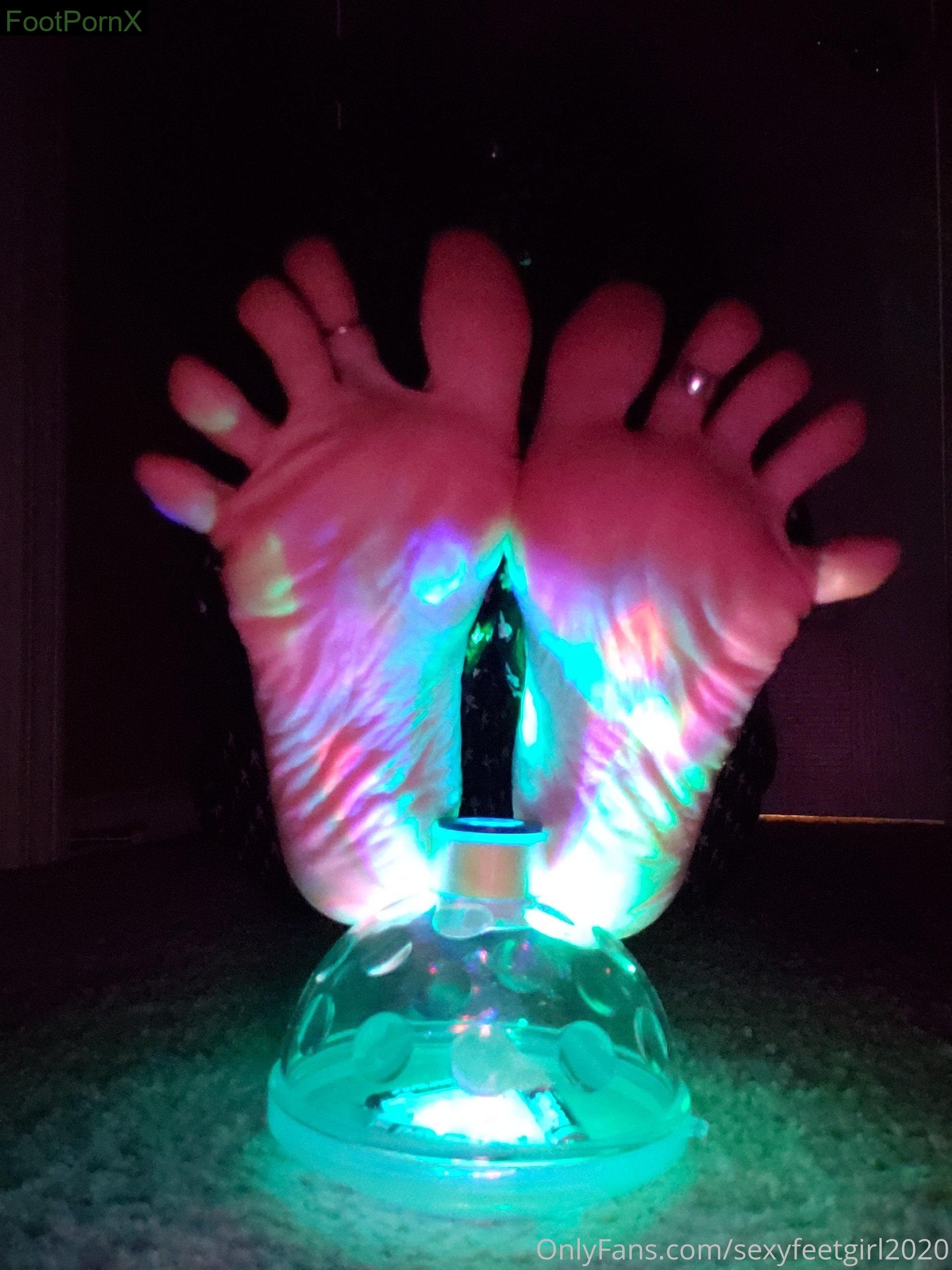 sexyfeetgirl2020 feet photo 17