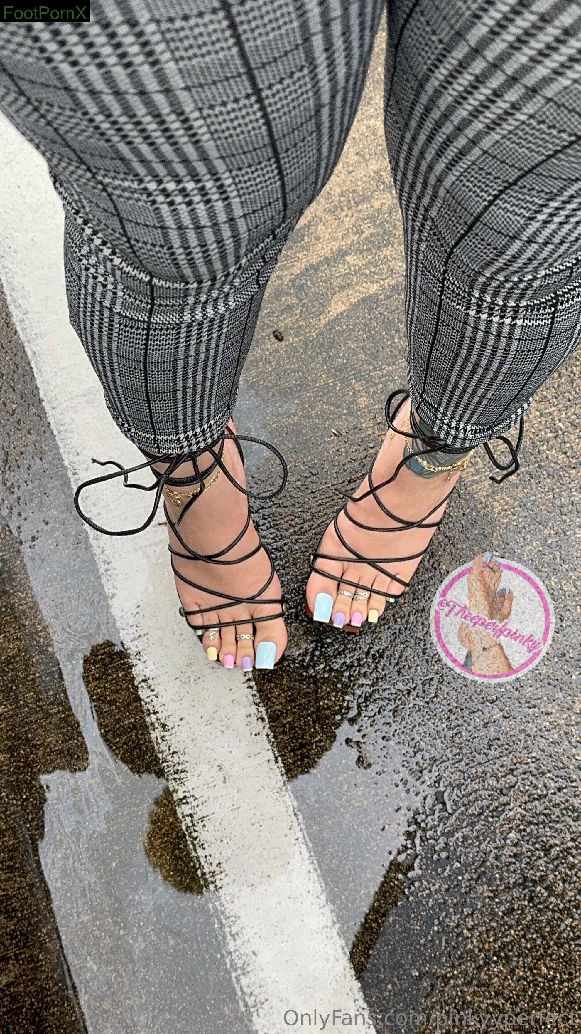 pinkyyperfect feet photo 9