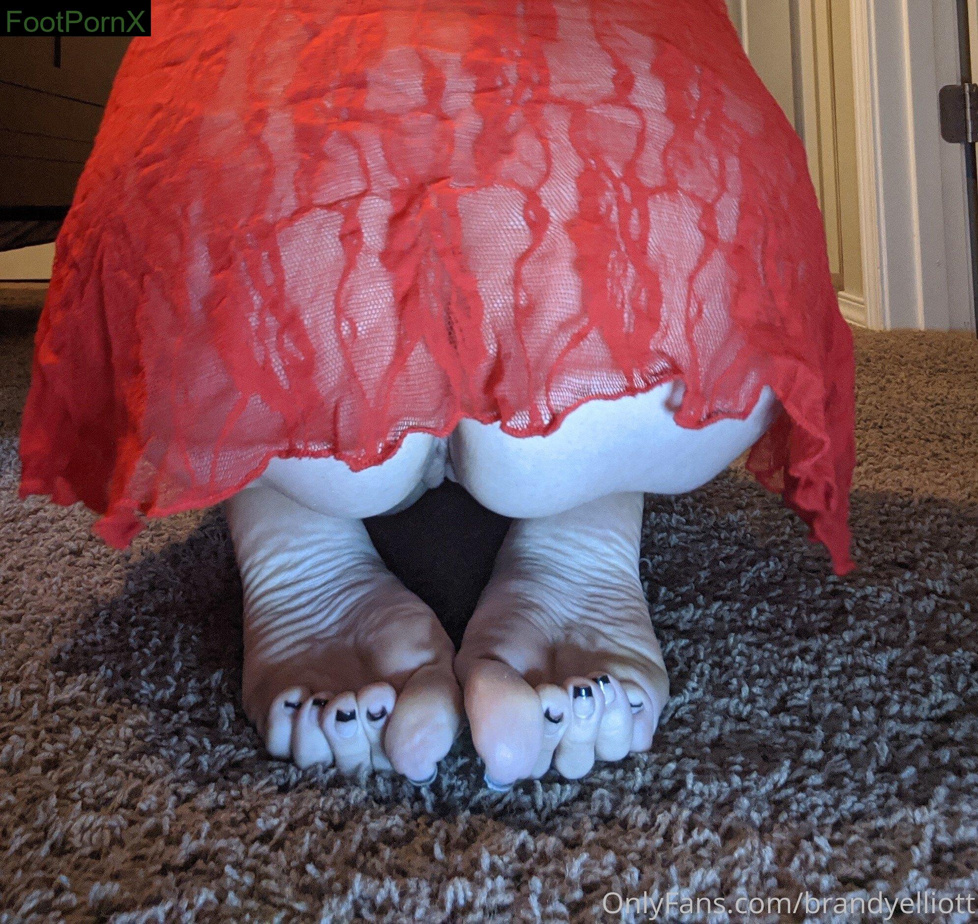 brandyelliott feet photo 15
