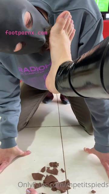 mpetitspieds toe sucking foot worship 5