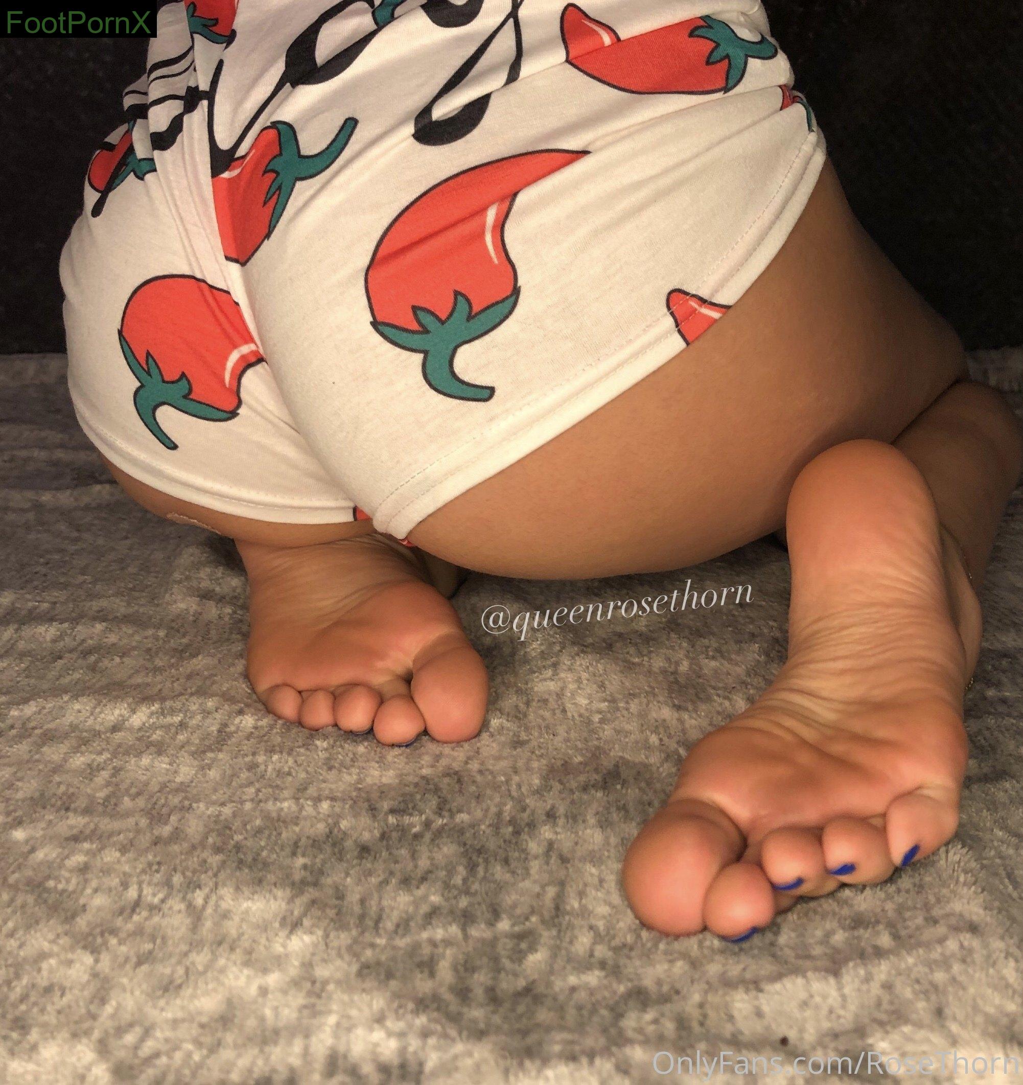 Queen Rose Thorn feet photo 1