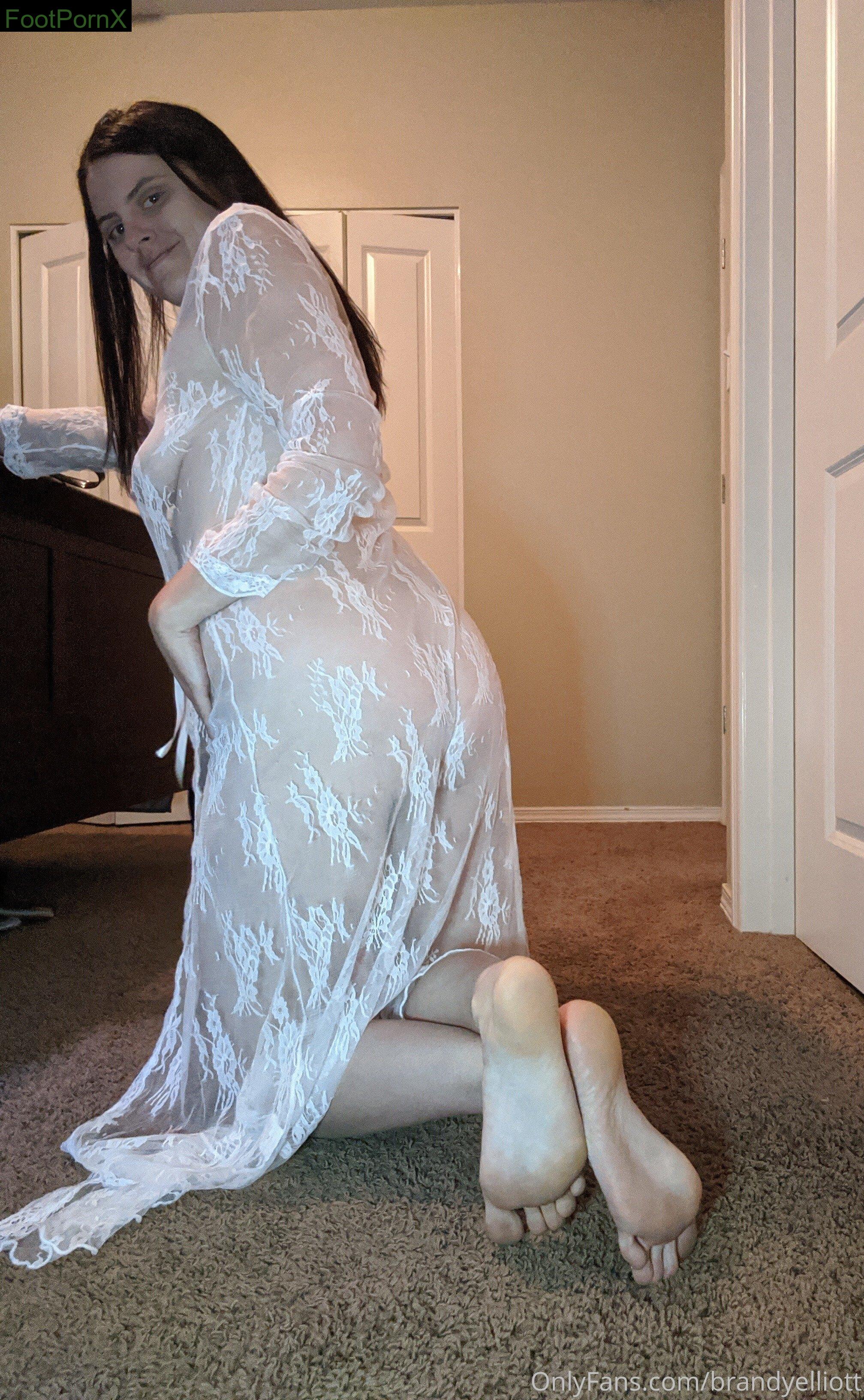 brandyelliott feet photo 3