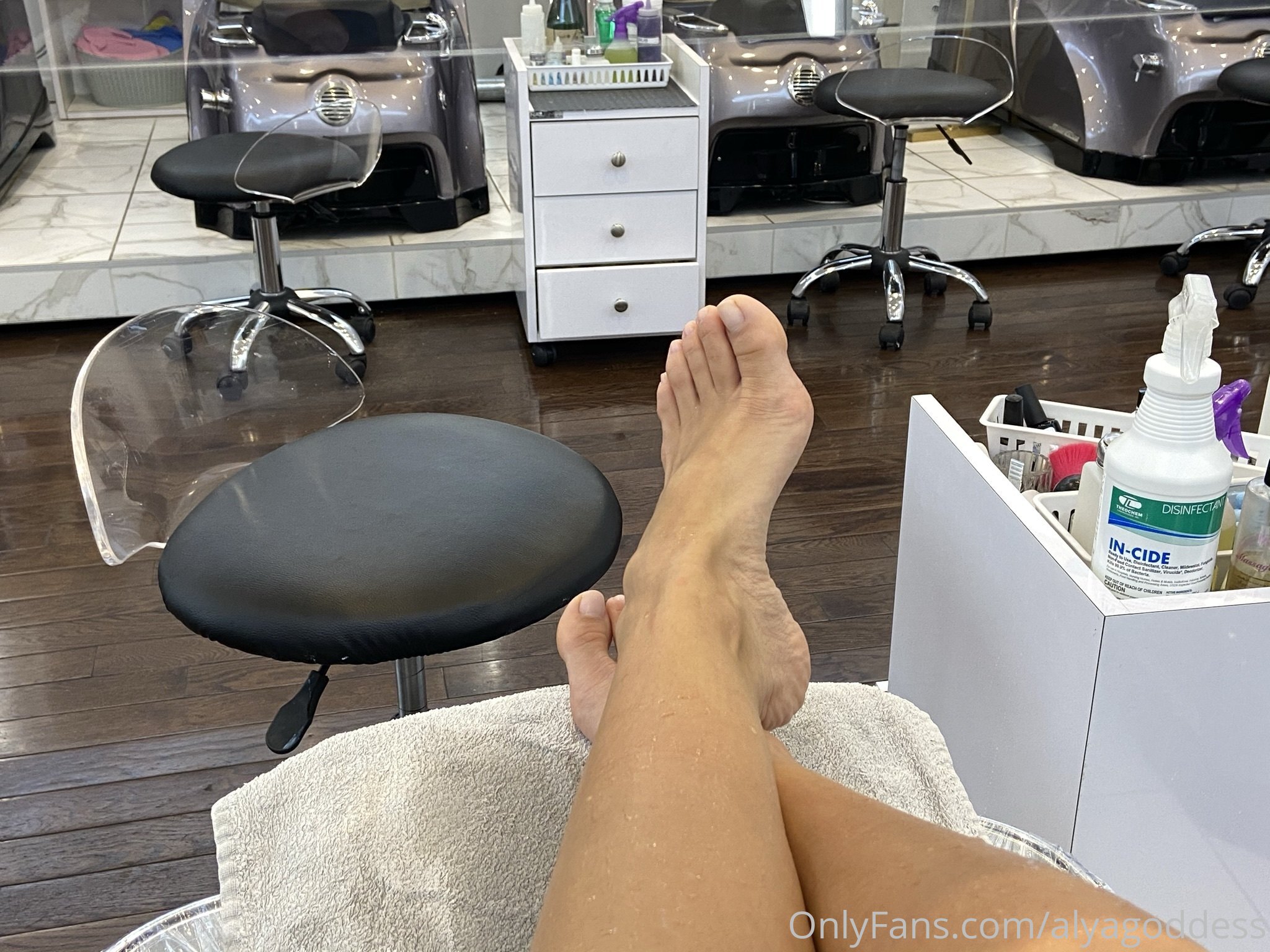 alyagoddess feet photo 20