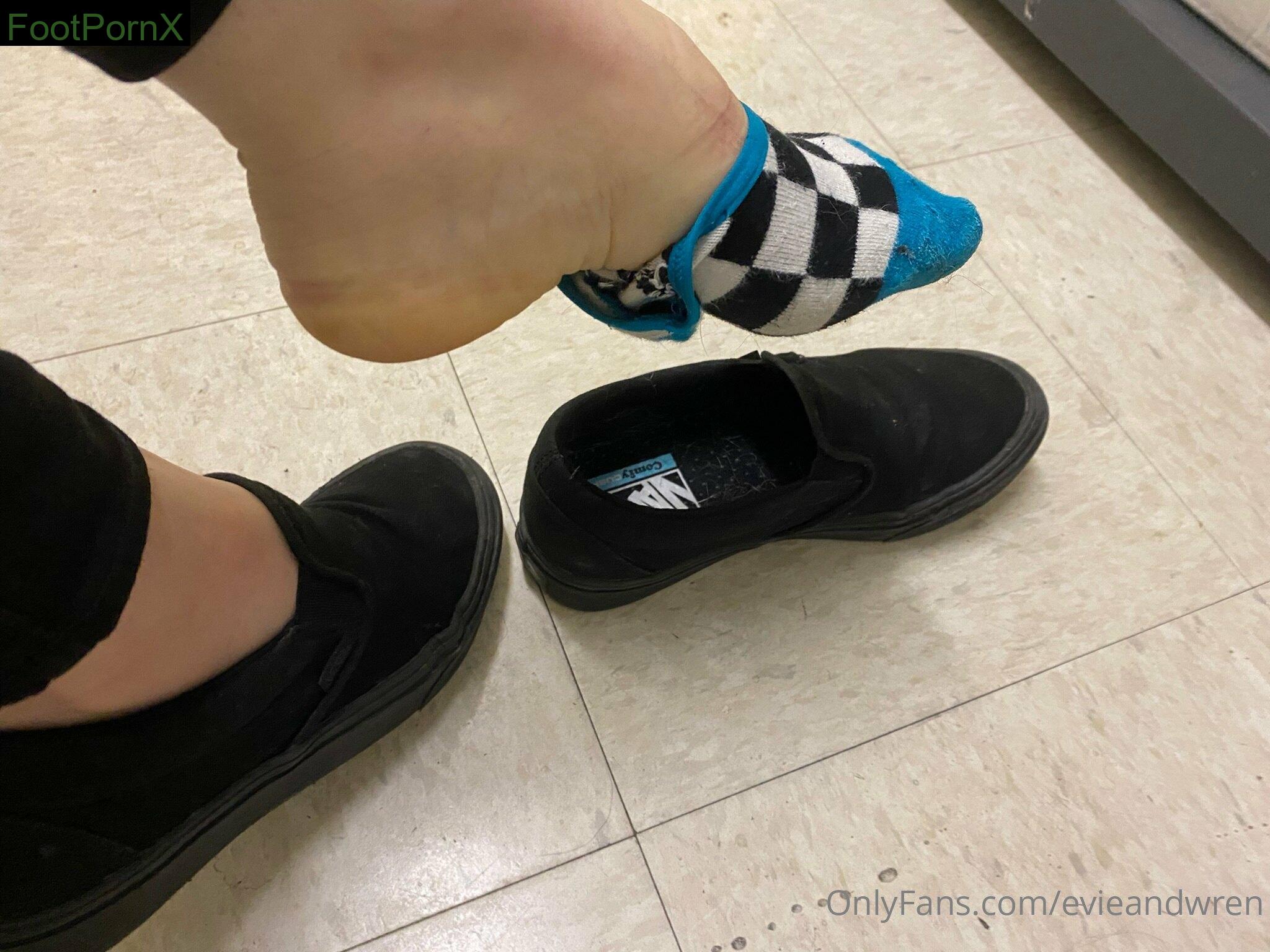 evieandwren feet photo 20