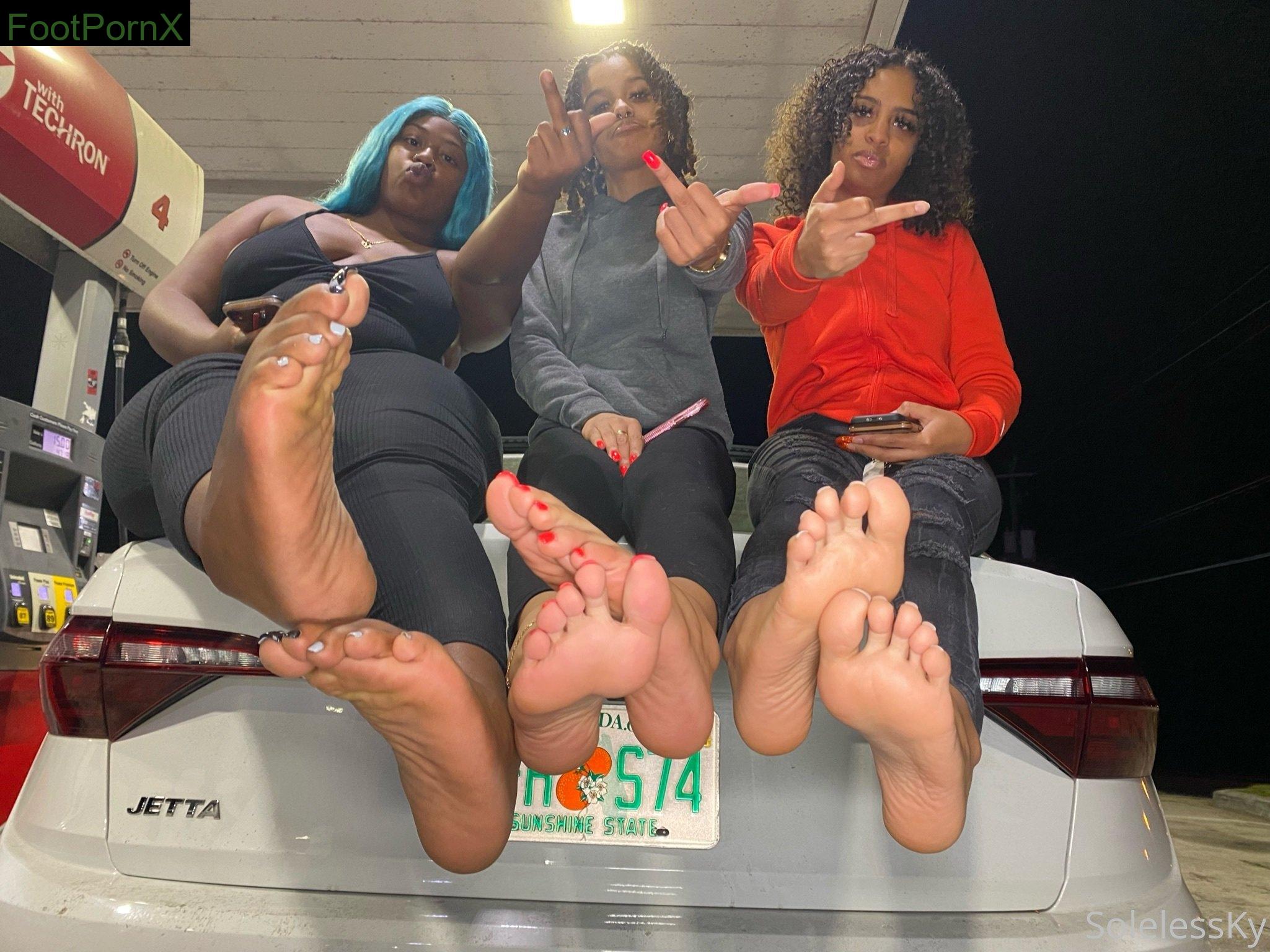 soleless.ky feet photo 23