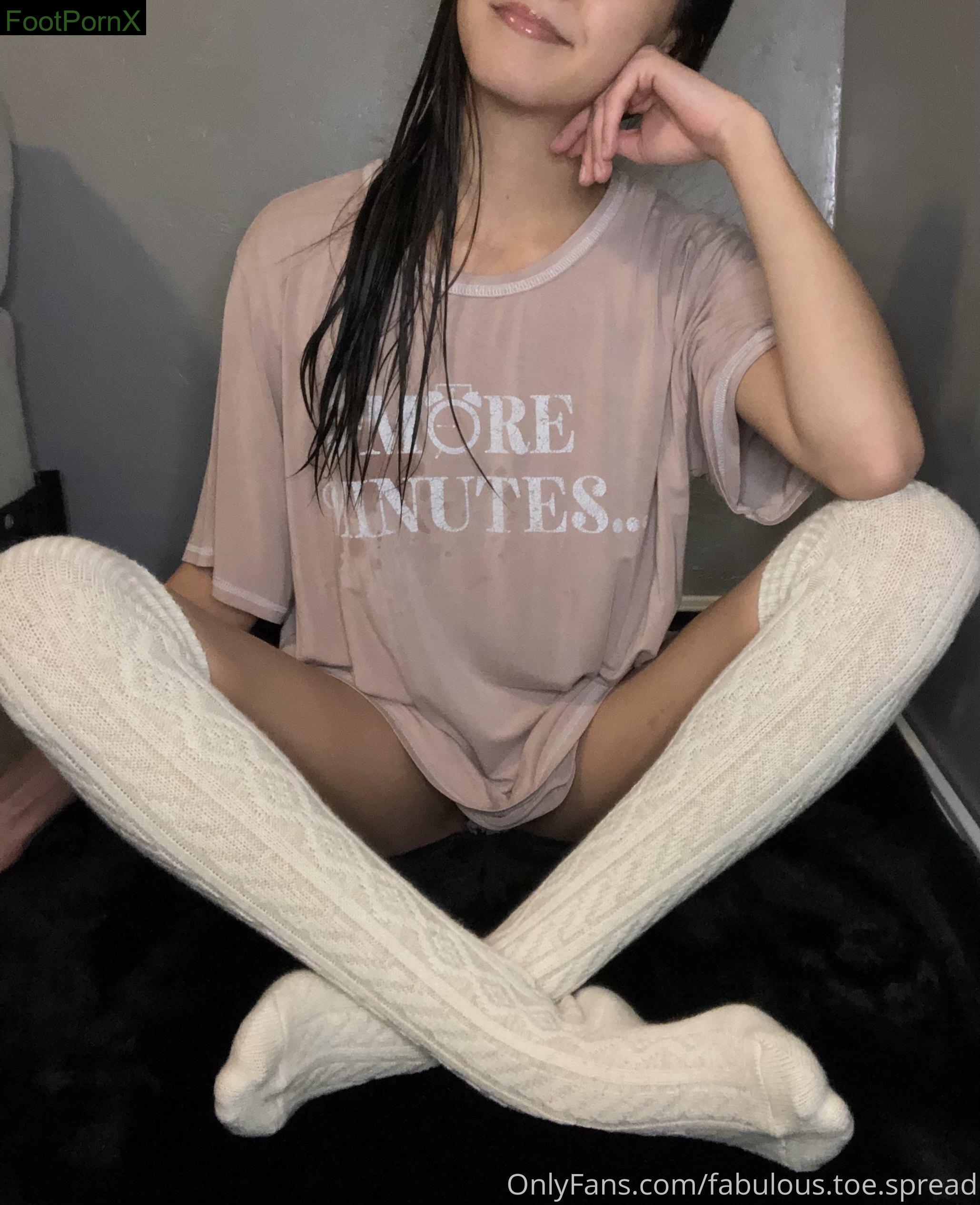fabulous.toe.spread feet photo 4