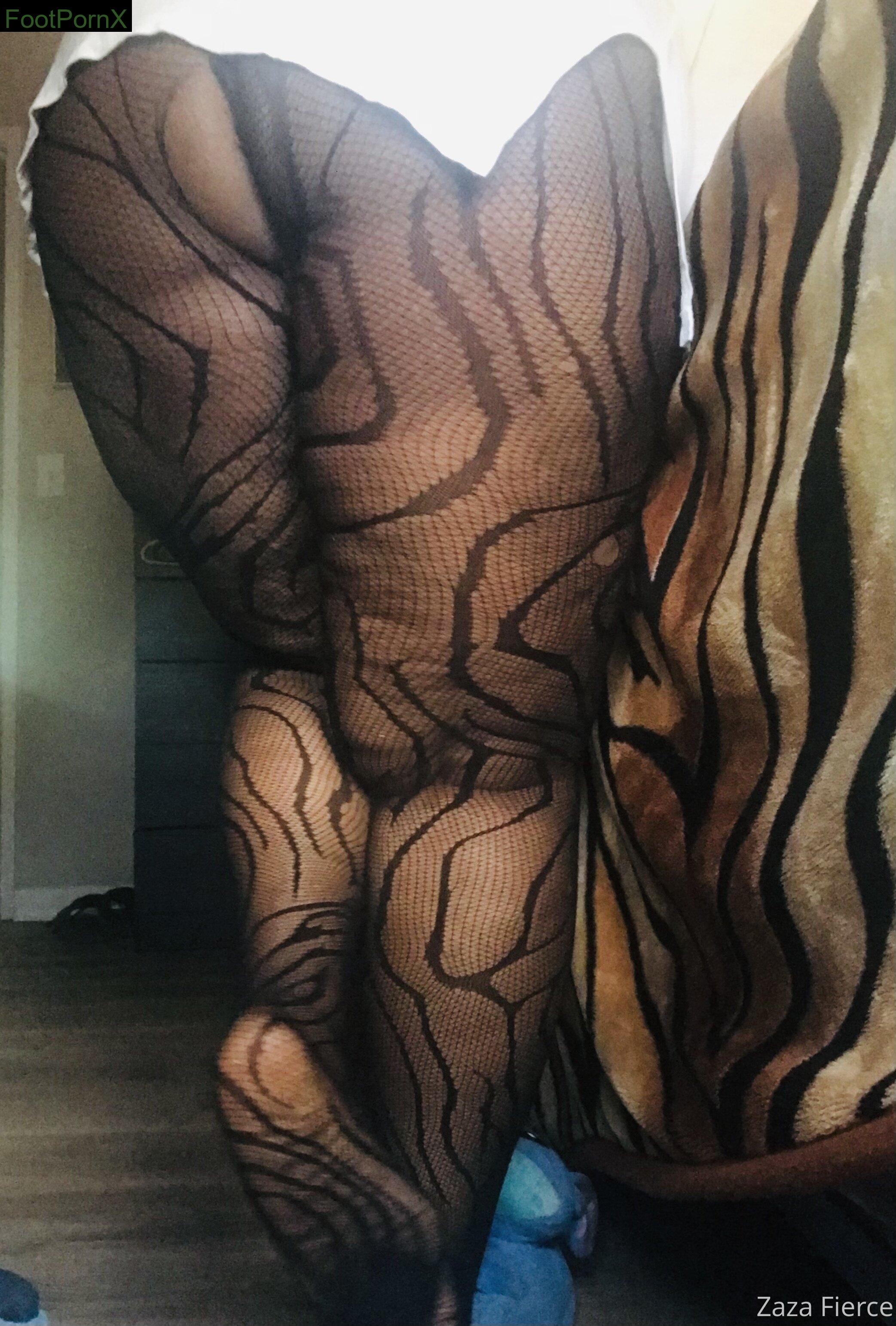 zazafierc3 feet photo 5