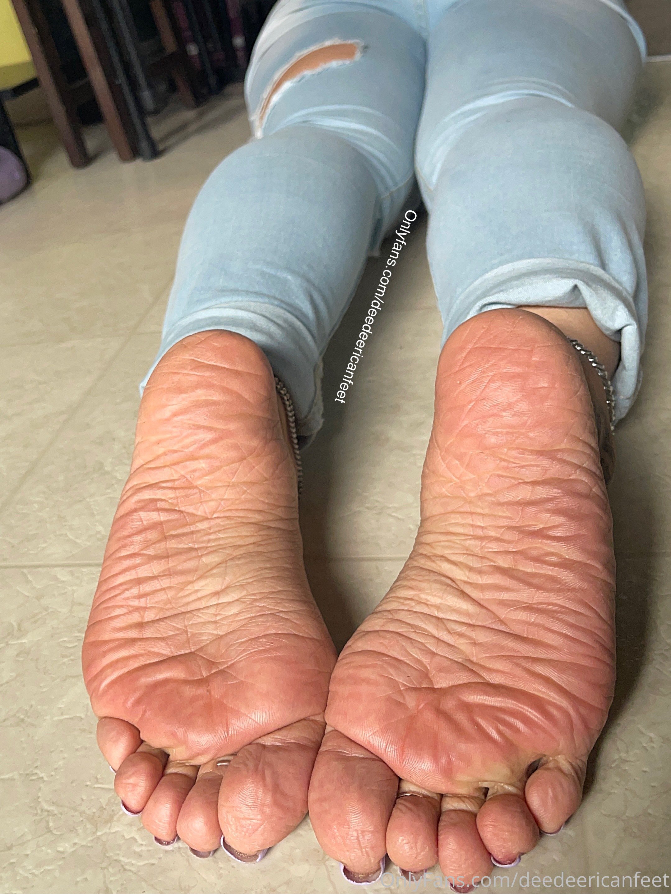 deedeericanfeet feet photo 12