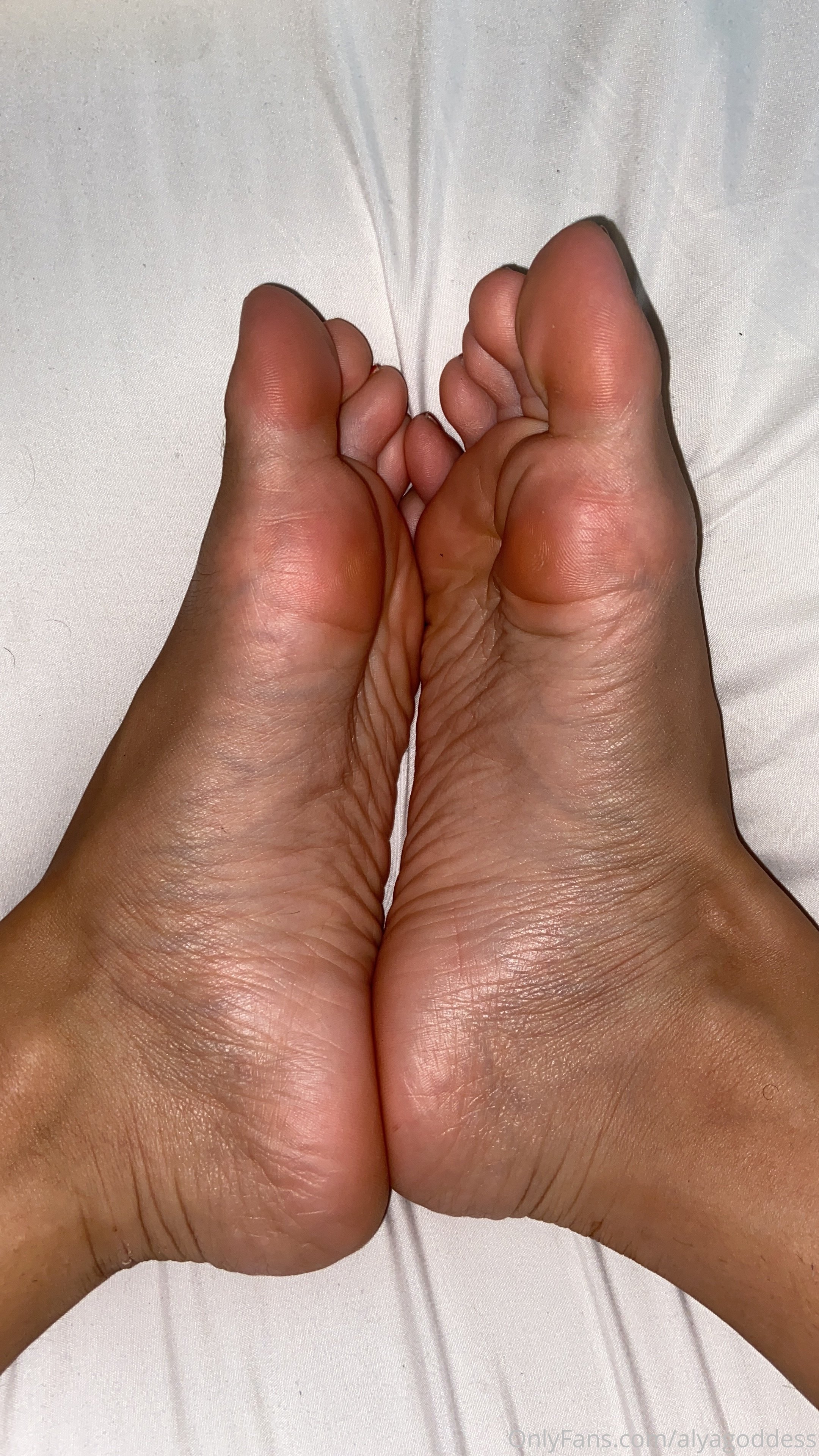 alyagoddess feet photo 1