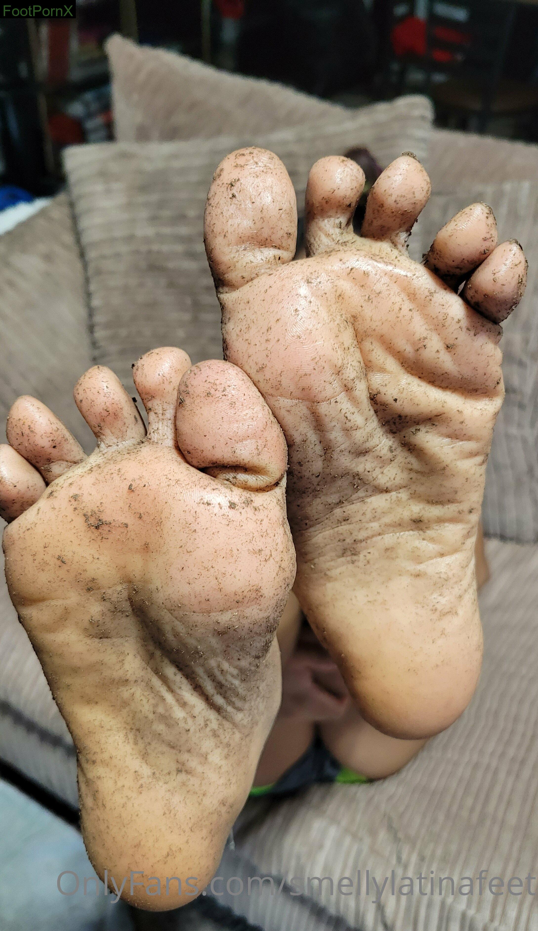 smellylatinafeet feet photo 7