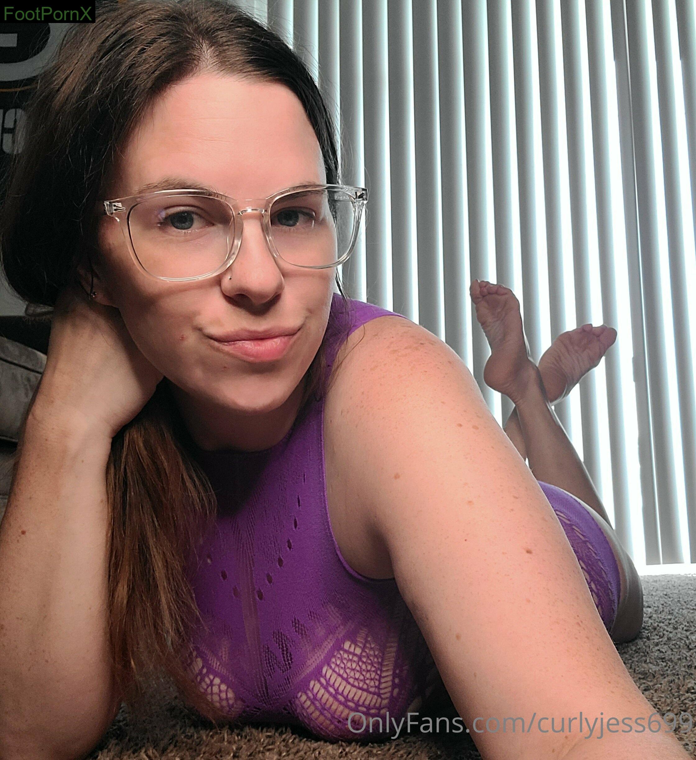 curlyjess699 feet photo 10