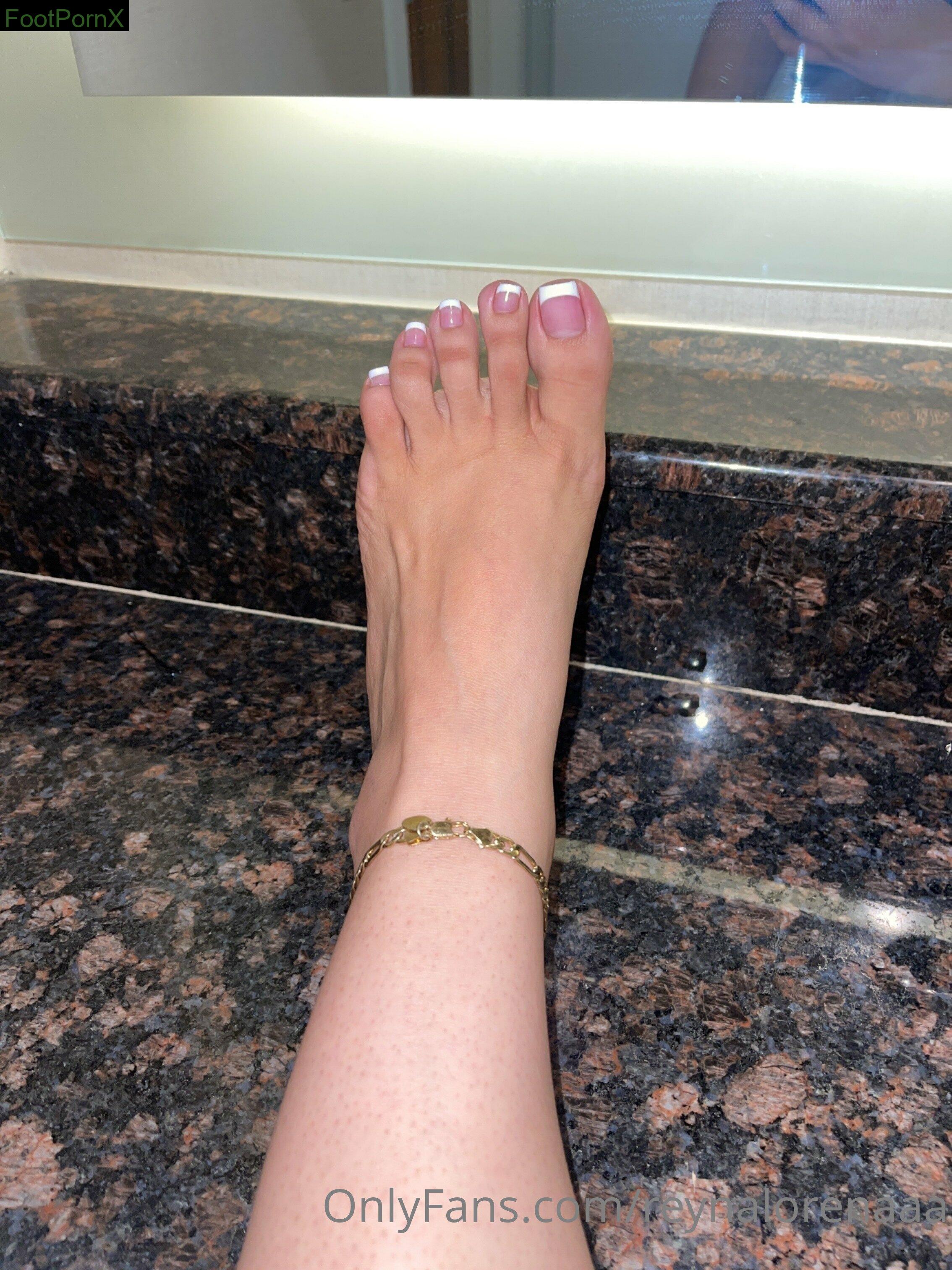 reynalorenaaa feet photo 23
