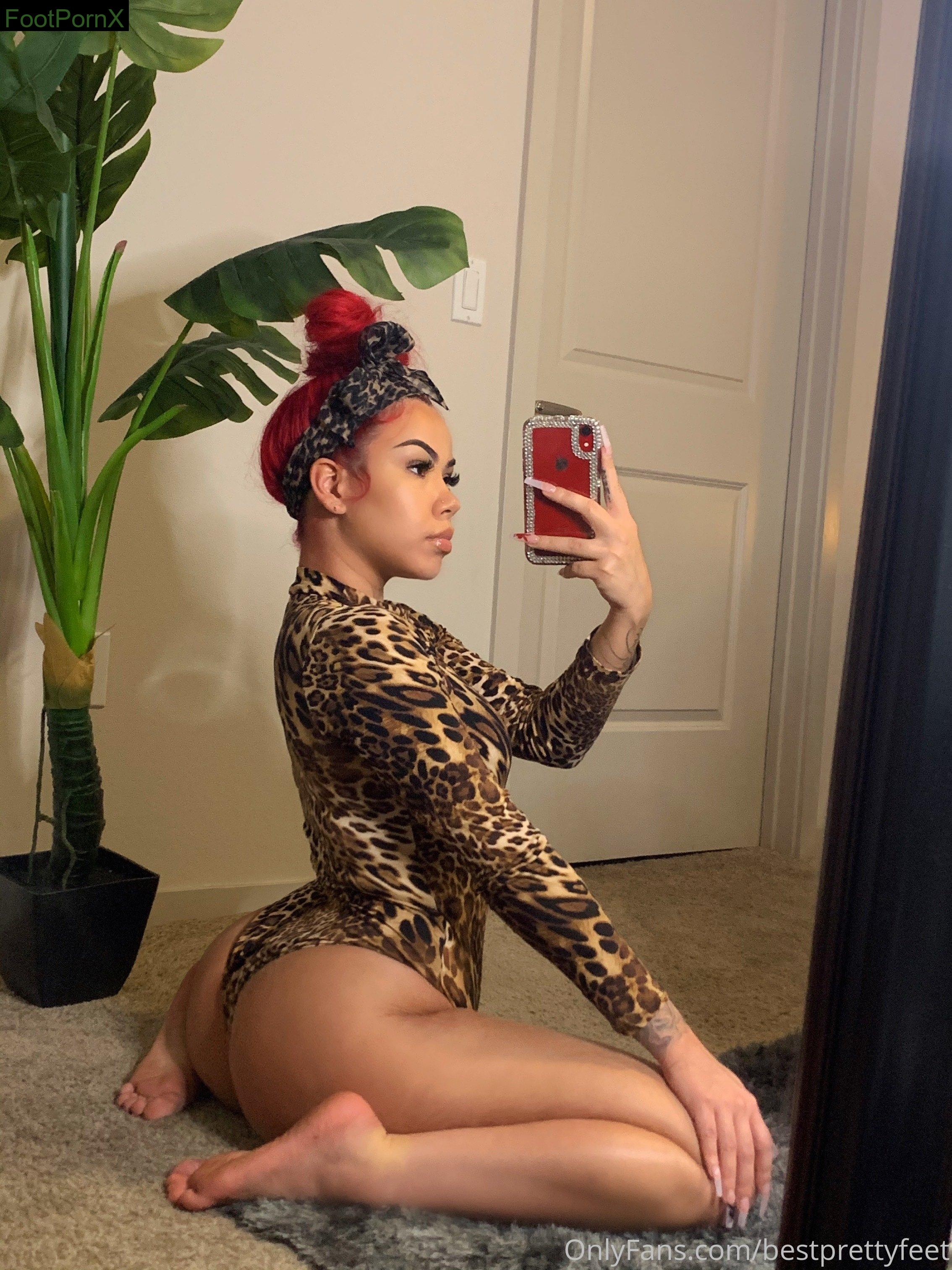 lindabooxo feet photo 4