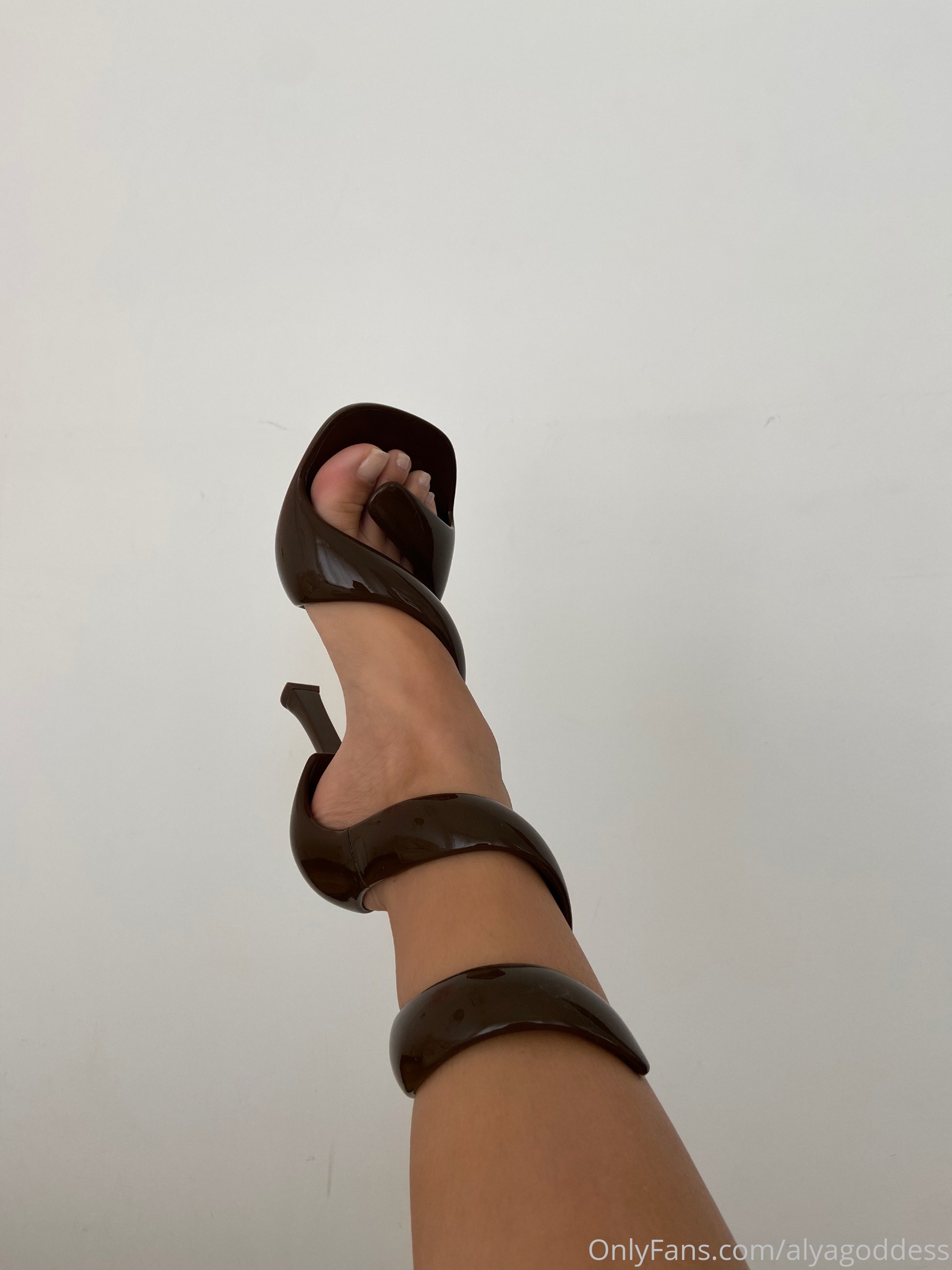 alyagoddess feet photo 24