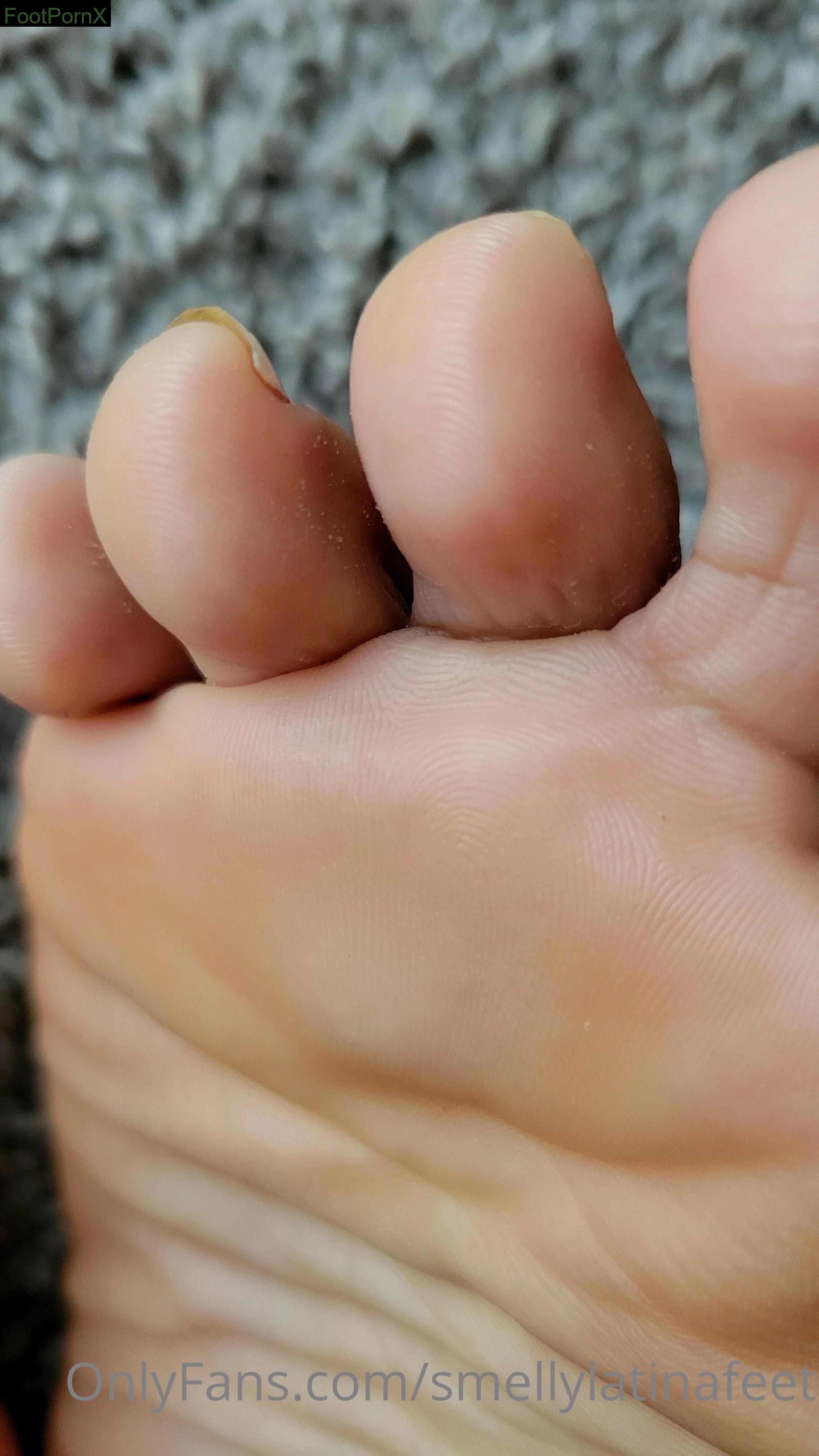 smellylatinafeet feet photo 1