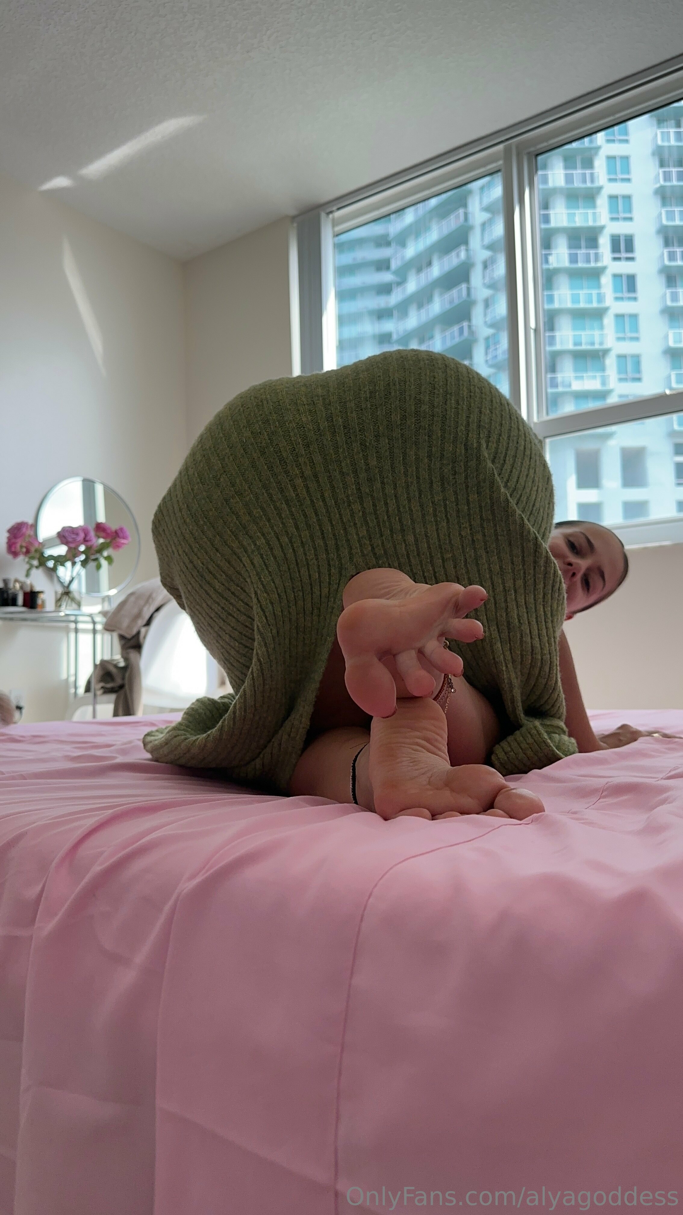 alyagoddess feet photo 11