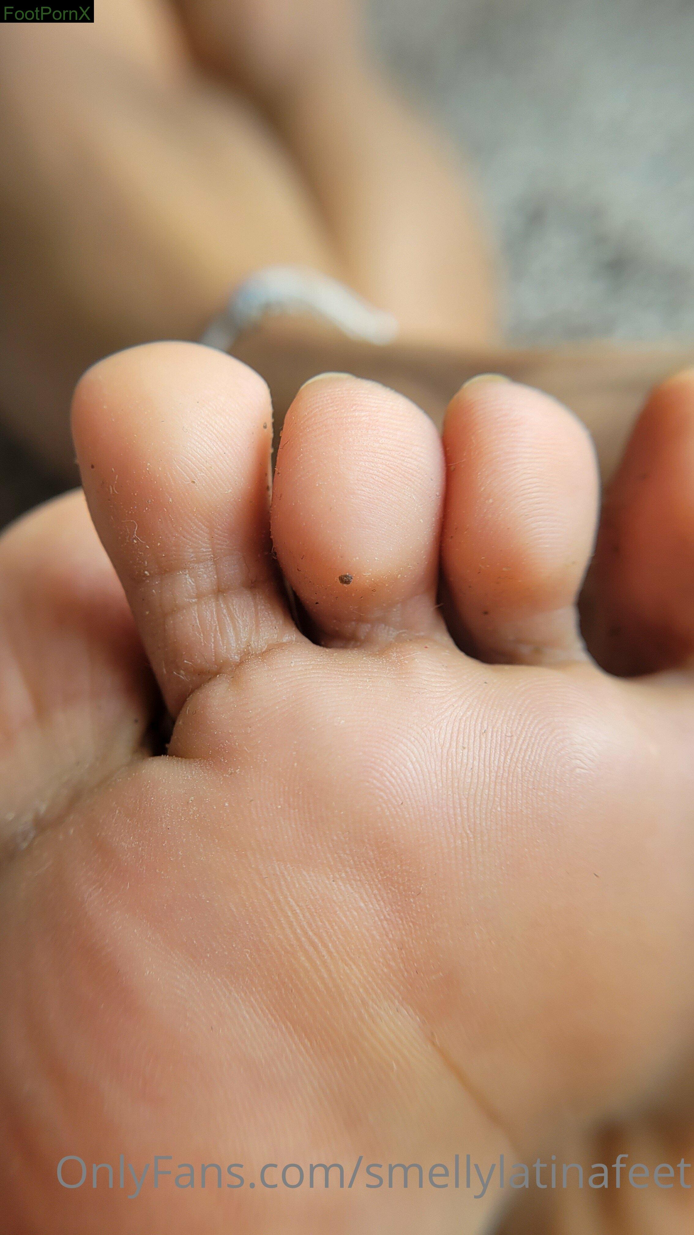 smellylatinafeet feet photo 17