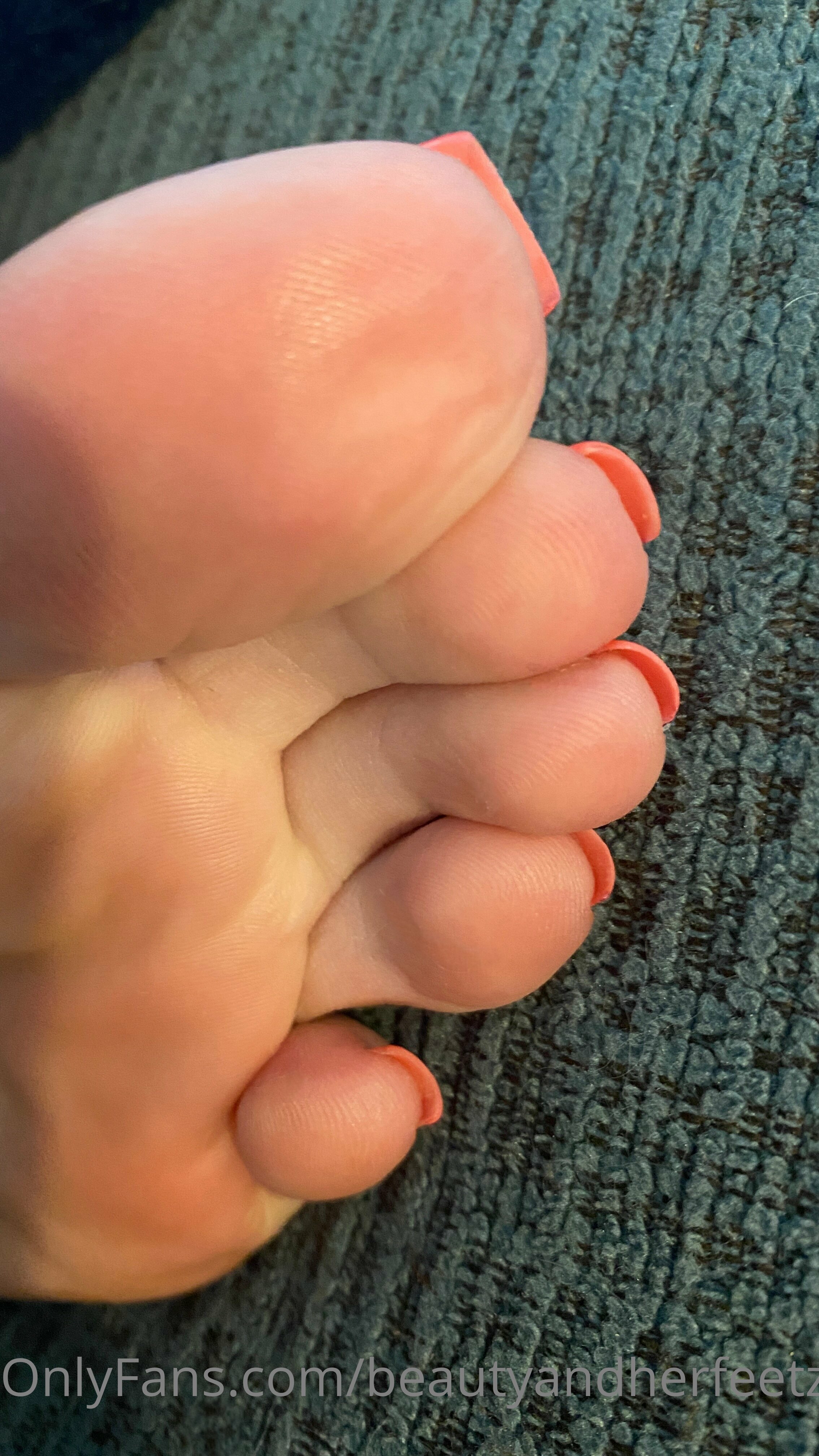 beautyandherfeetz feet photo 3