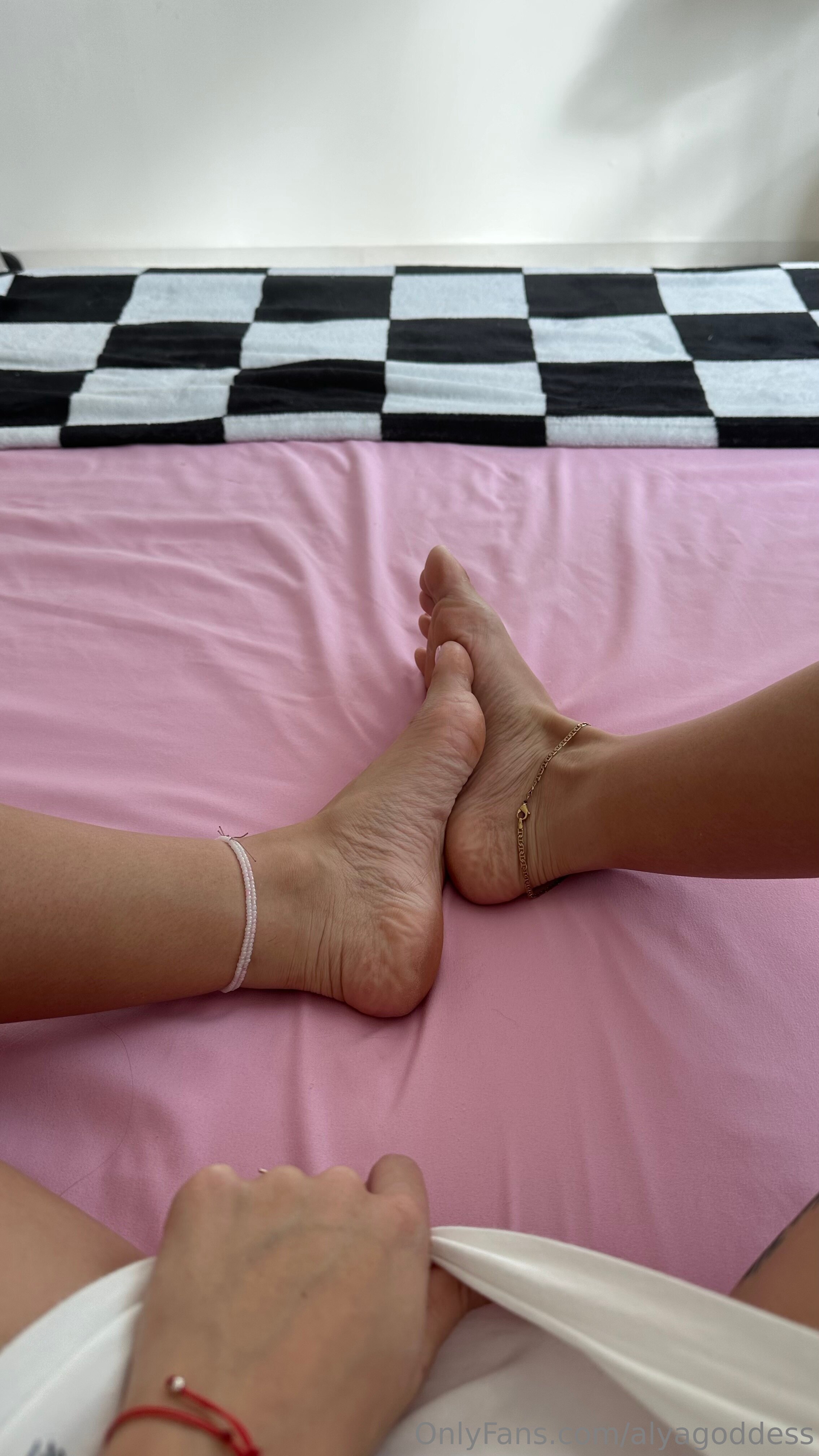 alyagoddess feet photo 18