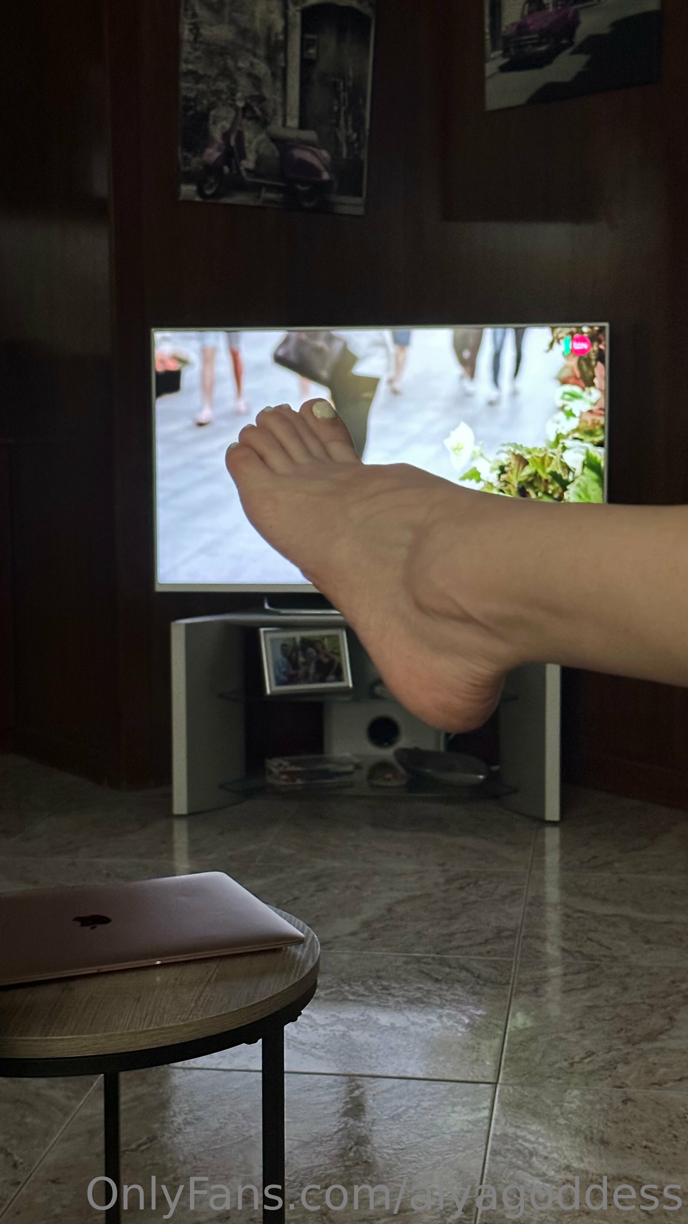 alyagoddess feet photo 19