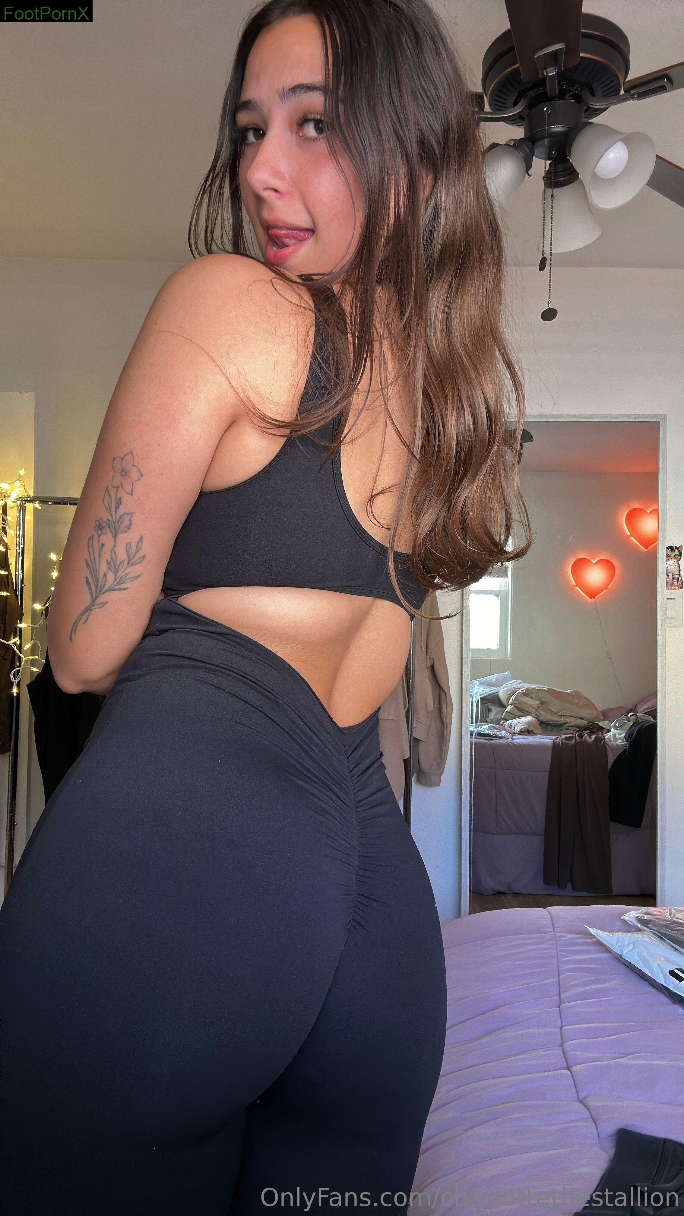 charlottethestallion feet photo 1
