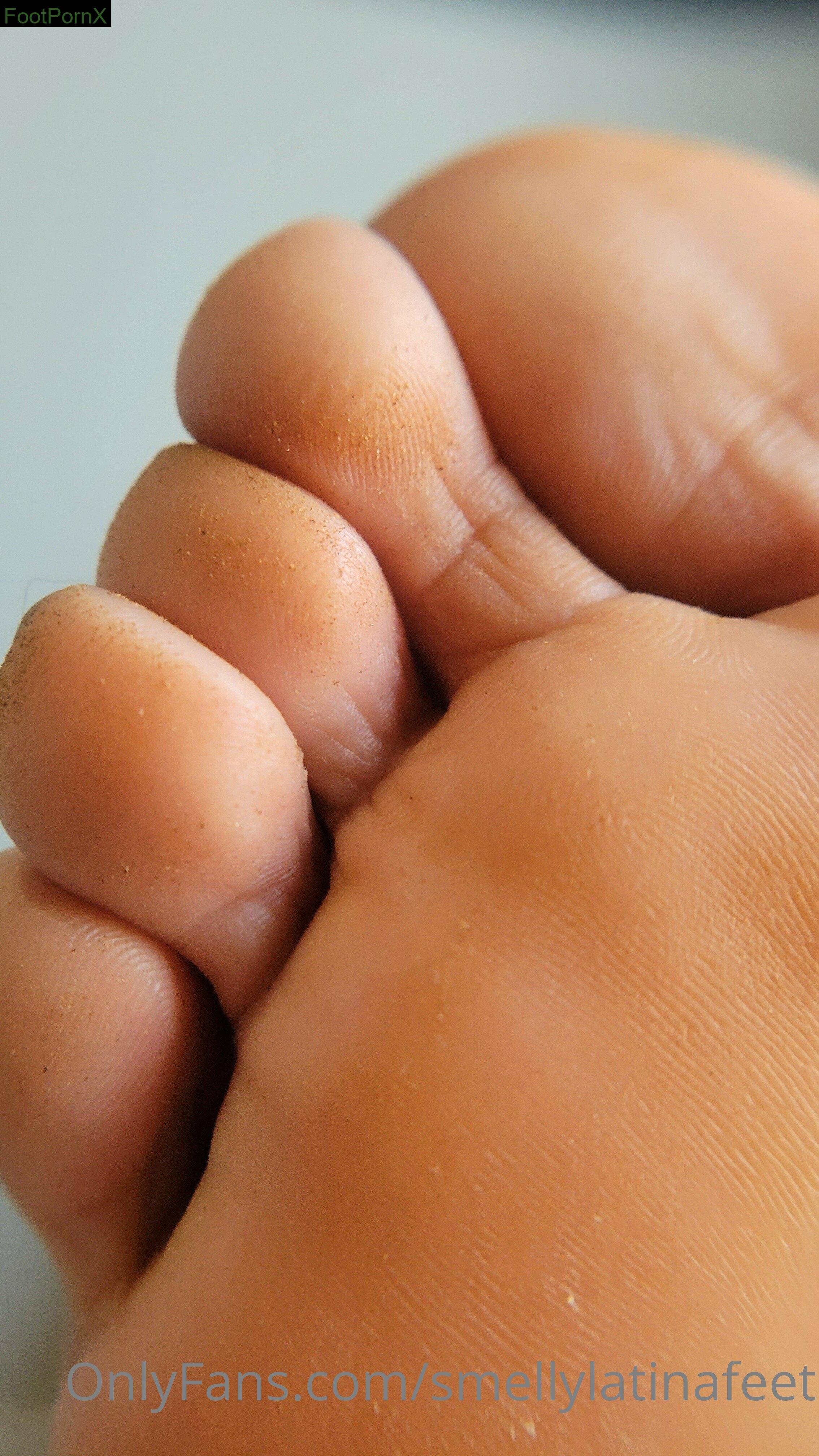 smellylatinafeet feet photo 16