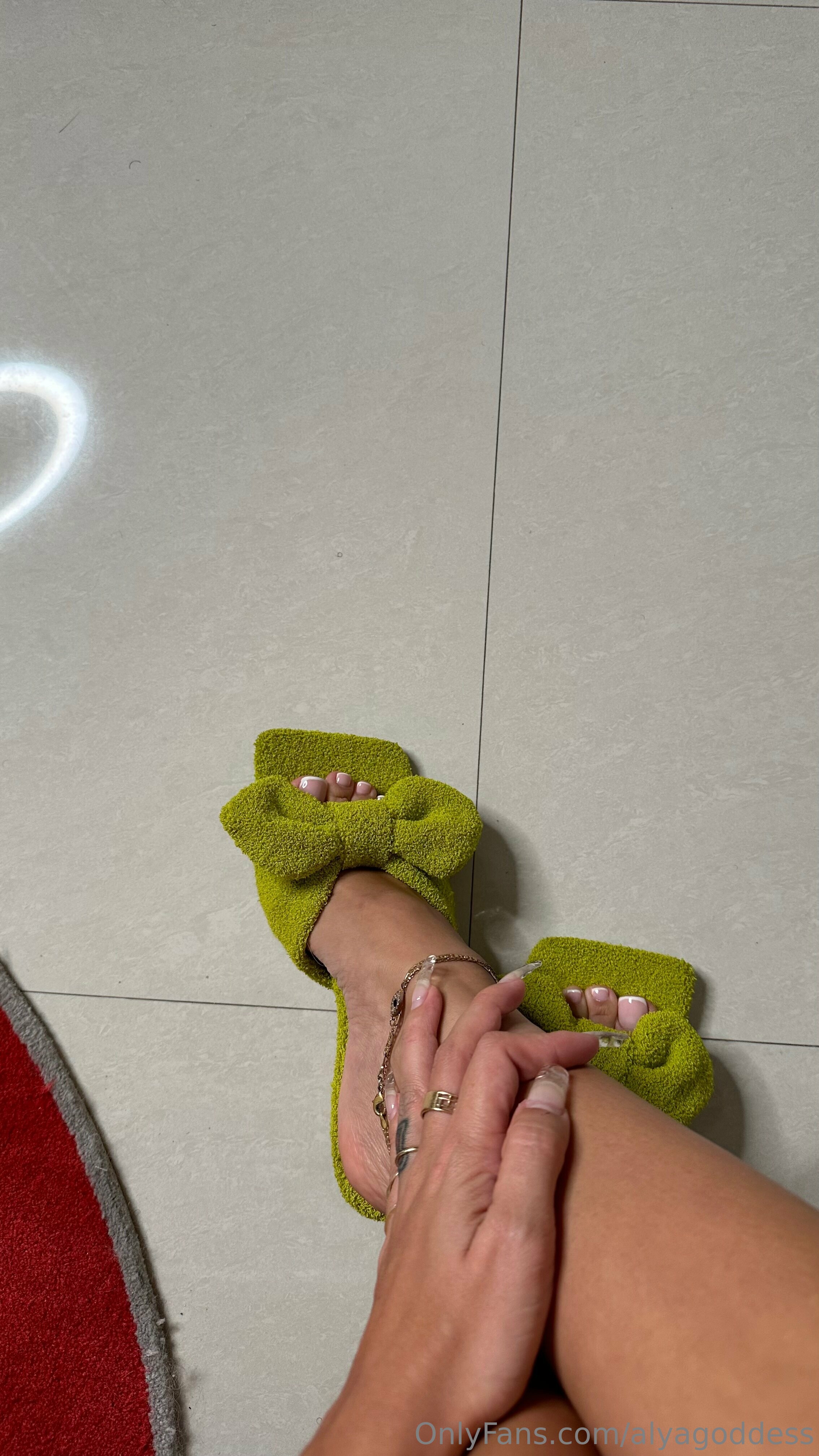 alyagoddess feet photo 17