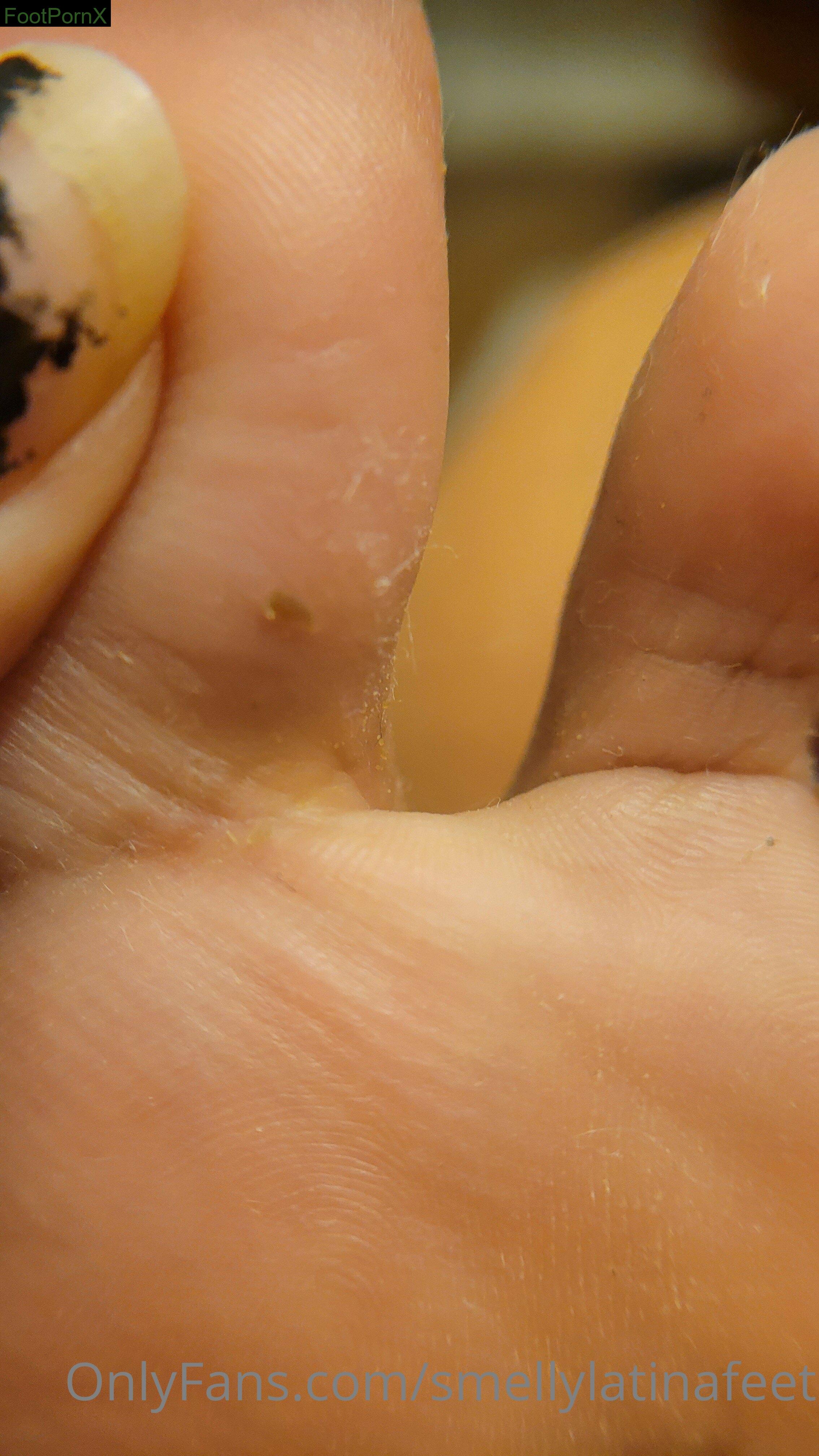 smellylatinafeet feet photo 7