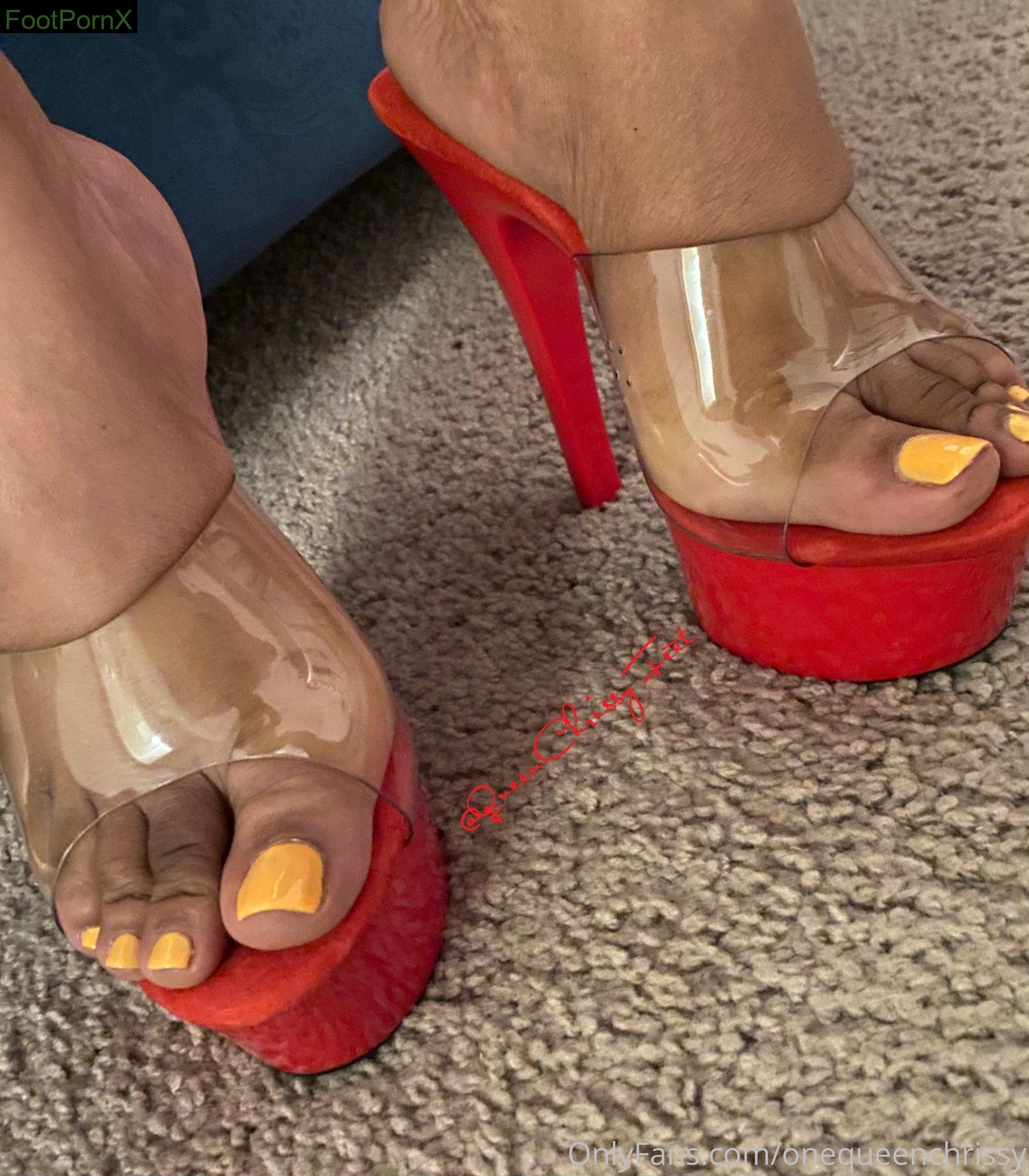 onequeenchrissy feet photo 14