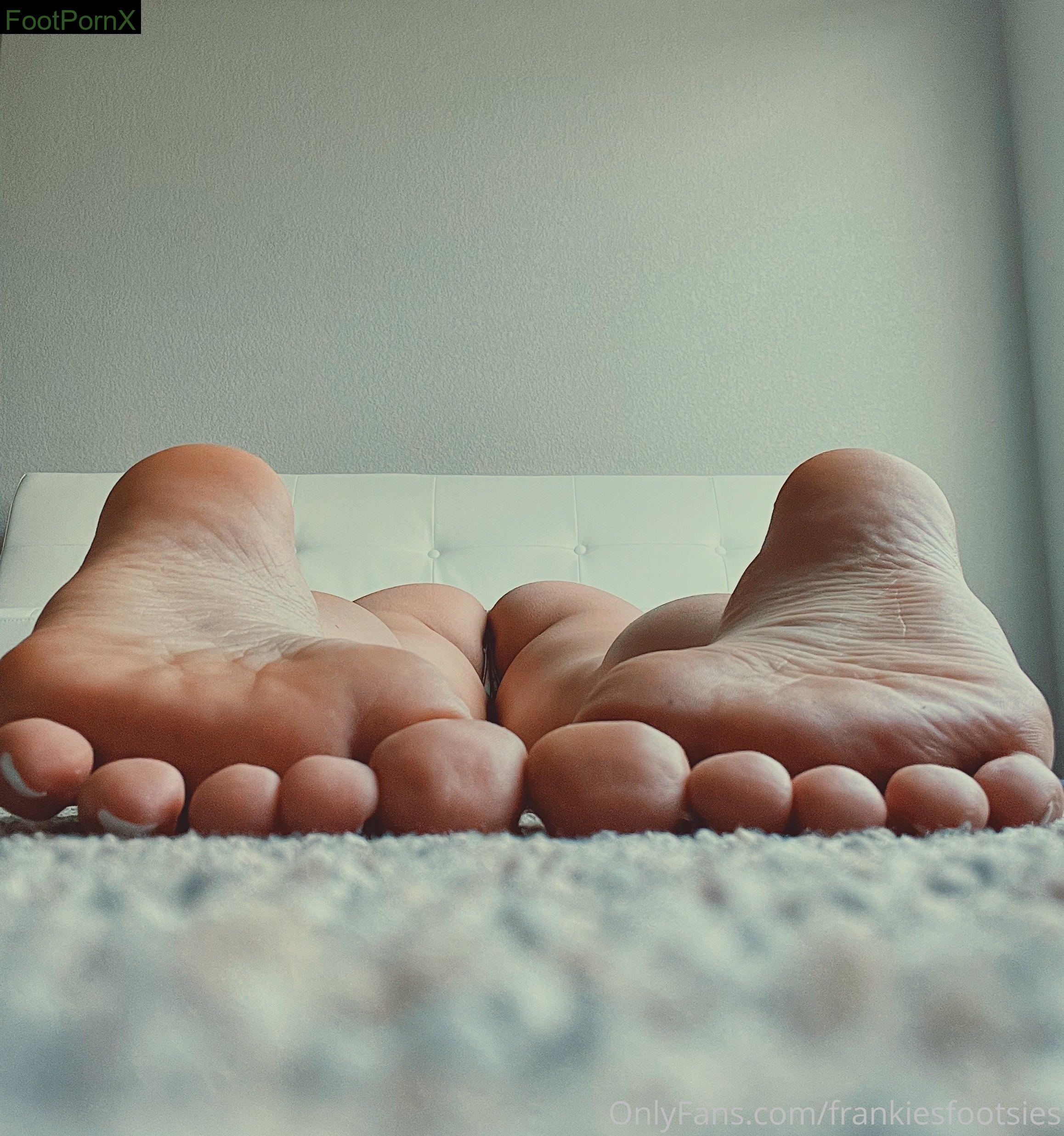 frankiesfootsies feet photo 19